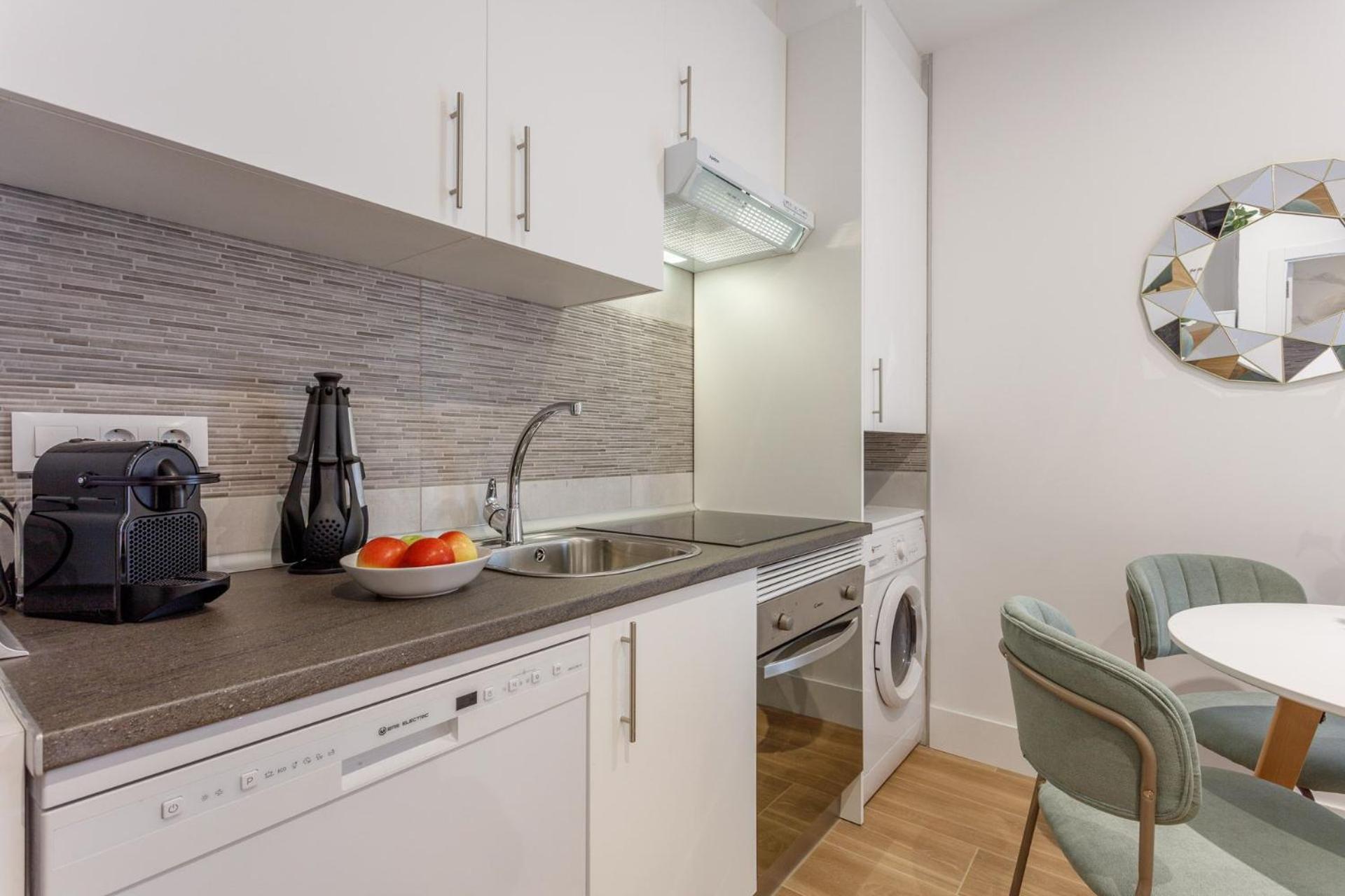 Apartment Close To Chamartin Orense I *
