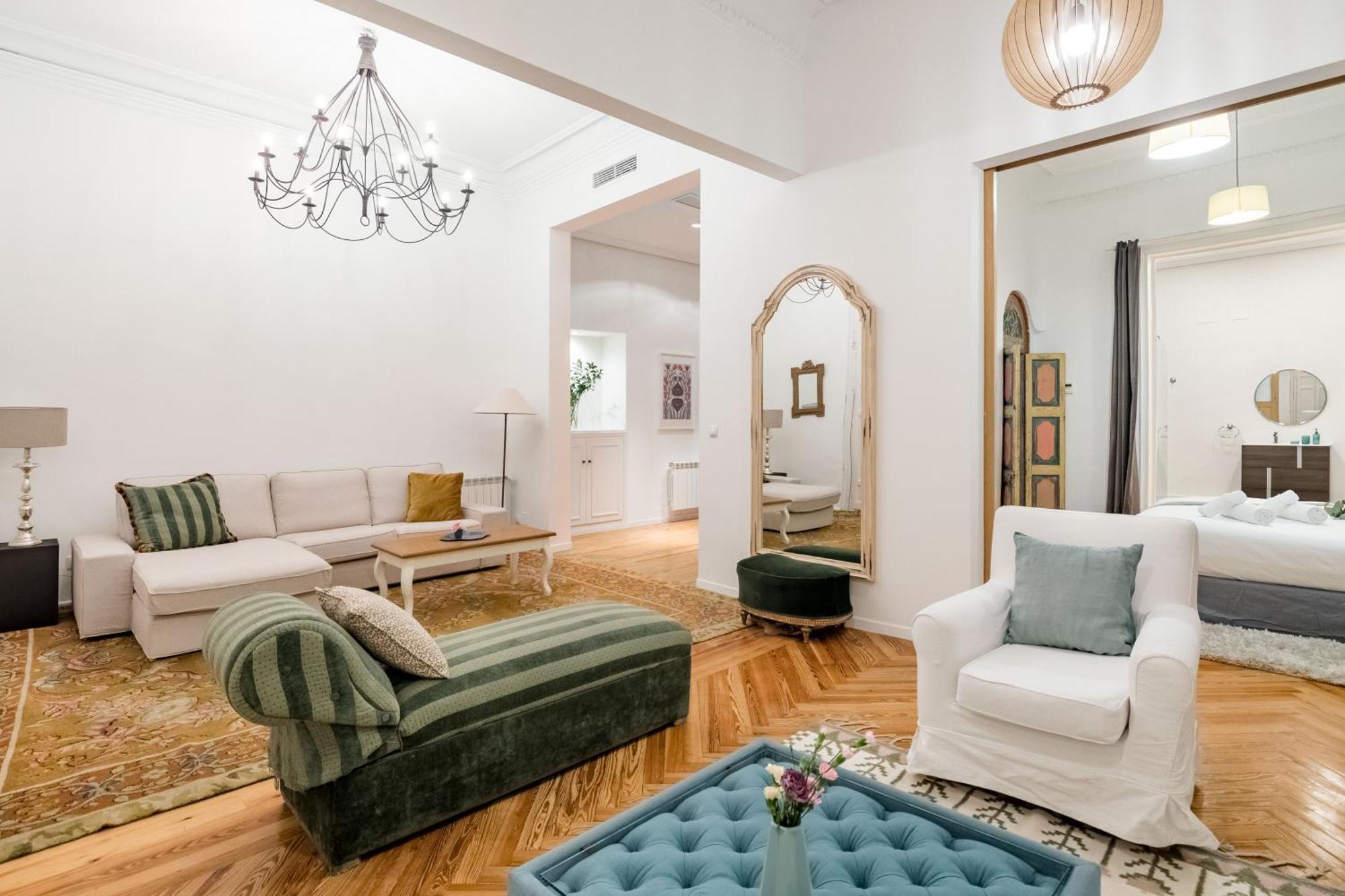 Charming Gran Via Palace - Apartment *