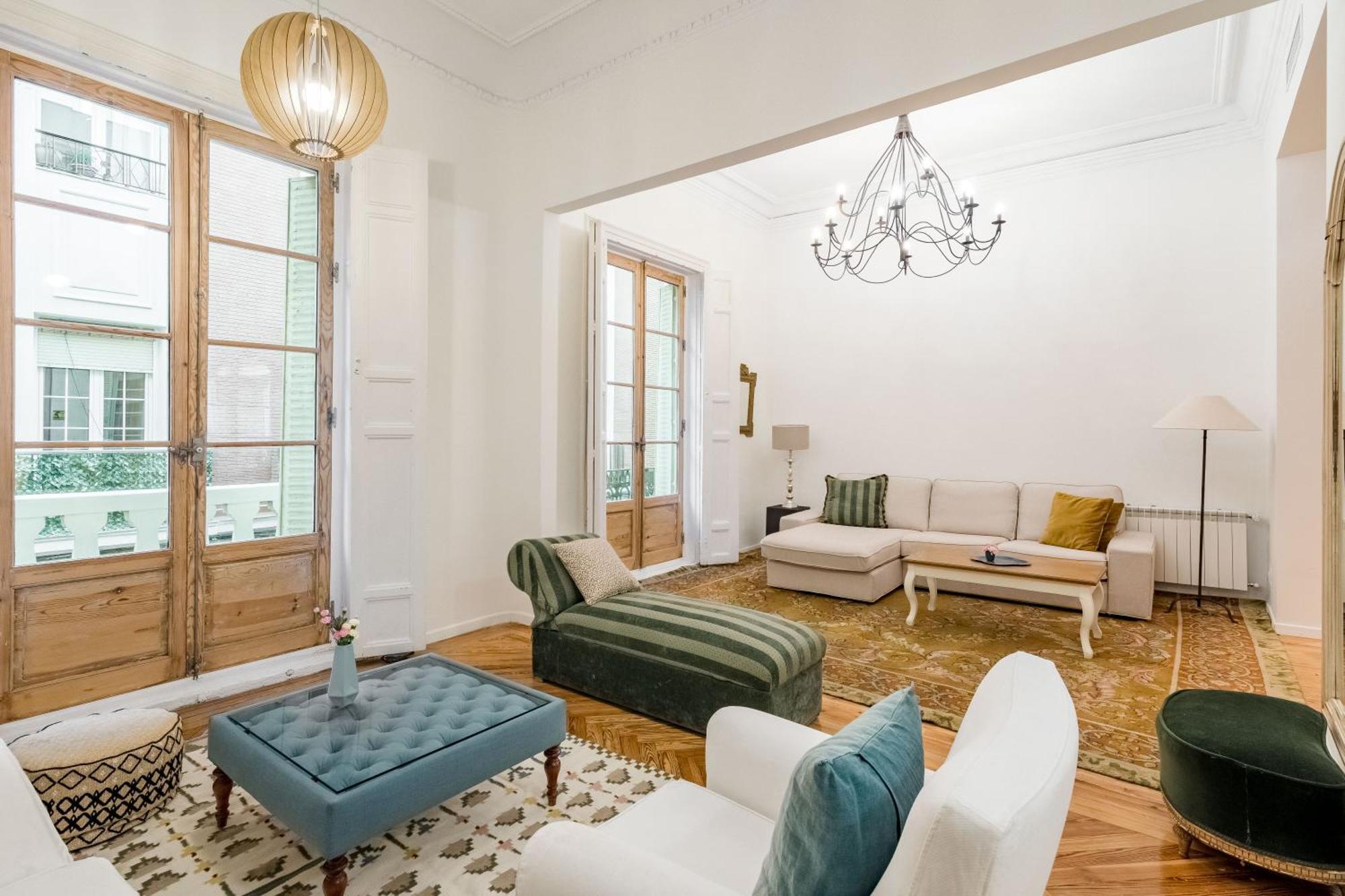 Charming Gran Via Palace - Apartment *