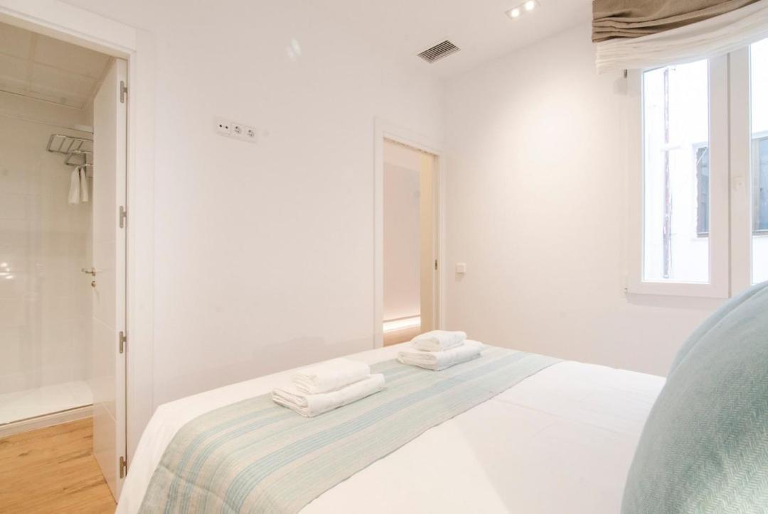 Pelayo, 8 Apartment *