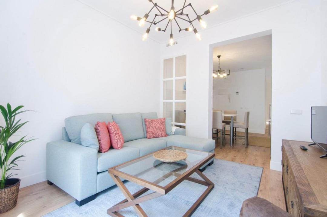 Pelayo, 8 Apartment *