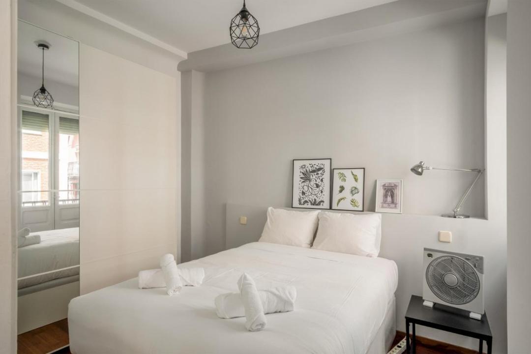 Apartment 2 Bedrooms 1 Bathroom Furnished - Anton Martin - Vintage - Mintystay