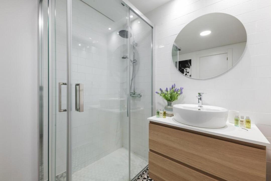 1 Bedroom 1 Bathroom Furnished - Justicia - Refurbished - Minty Apartment *