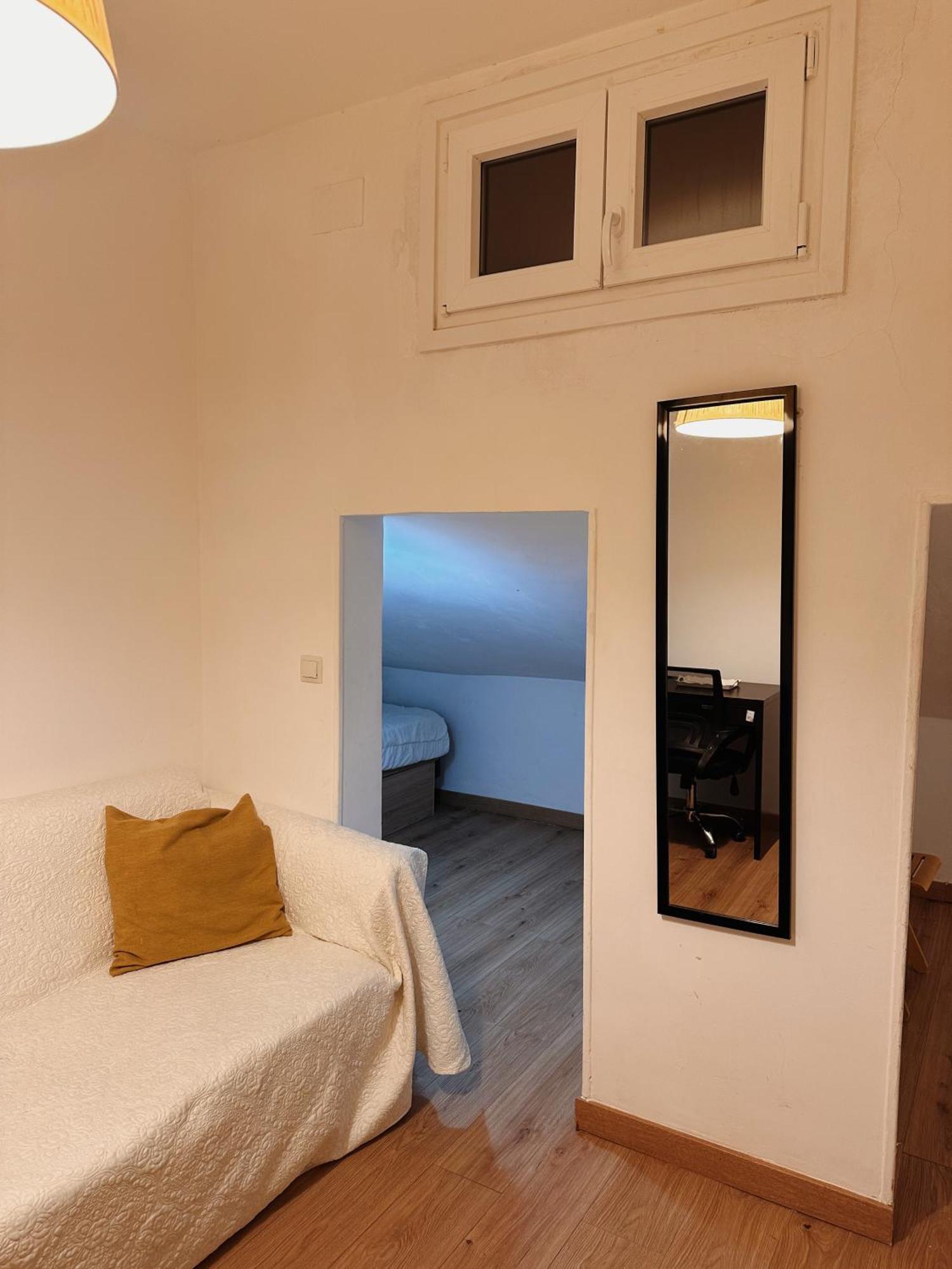 Buhardilla En Lavapies Cerca De Atocha Apartment Madrid