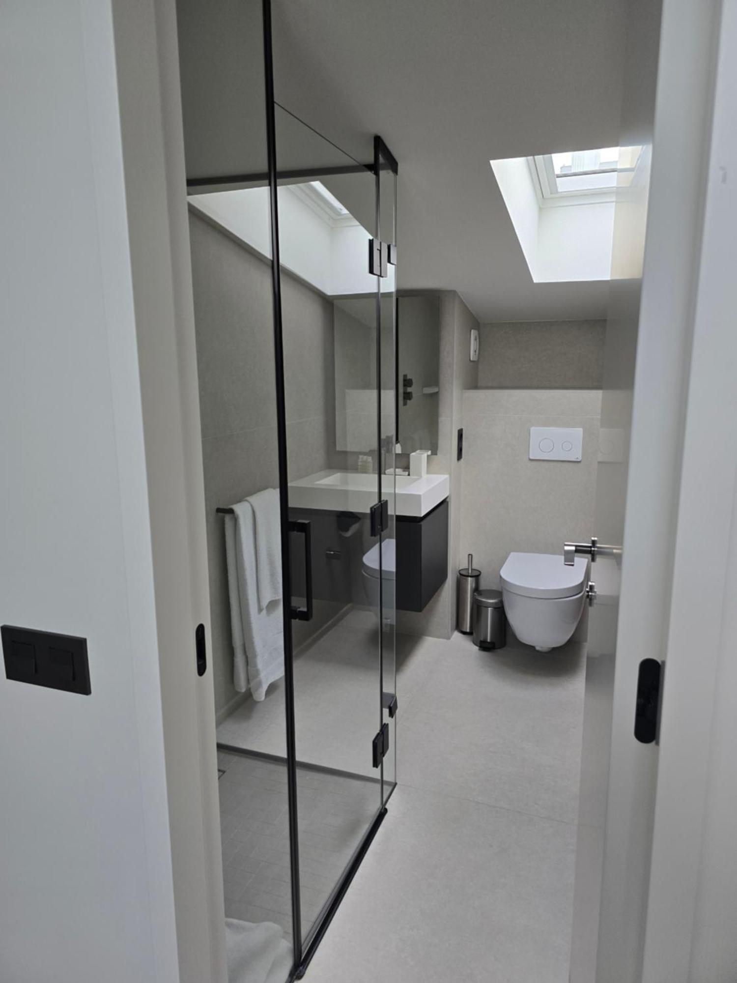 Luxury 3bdr Central Location