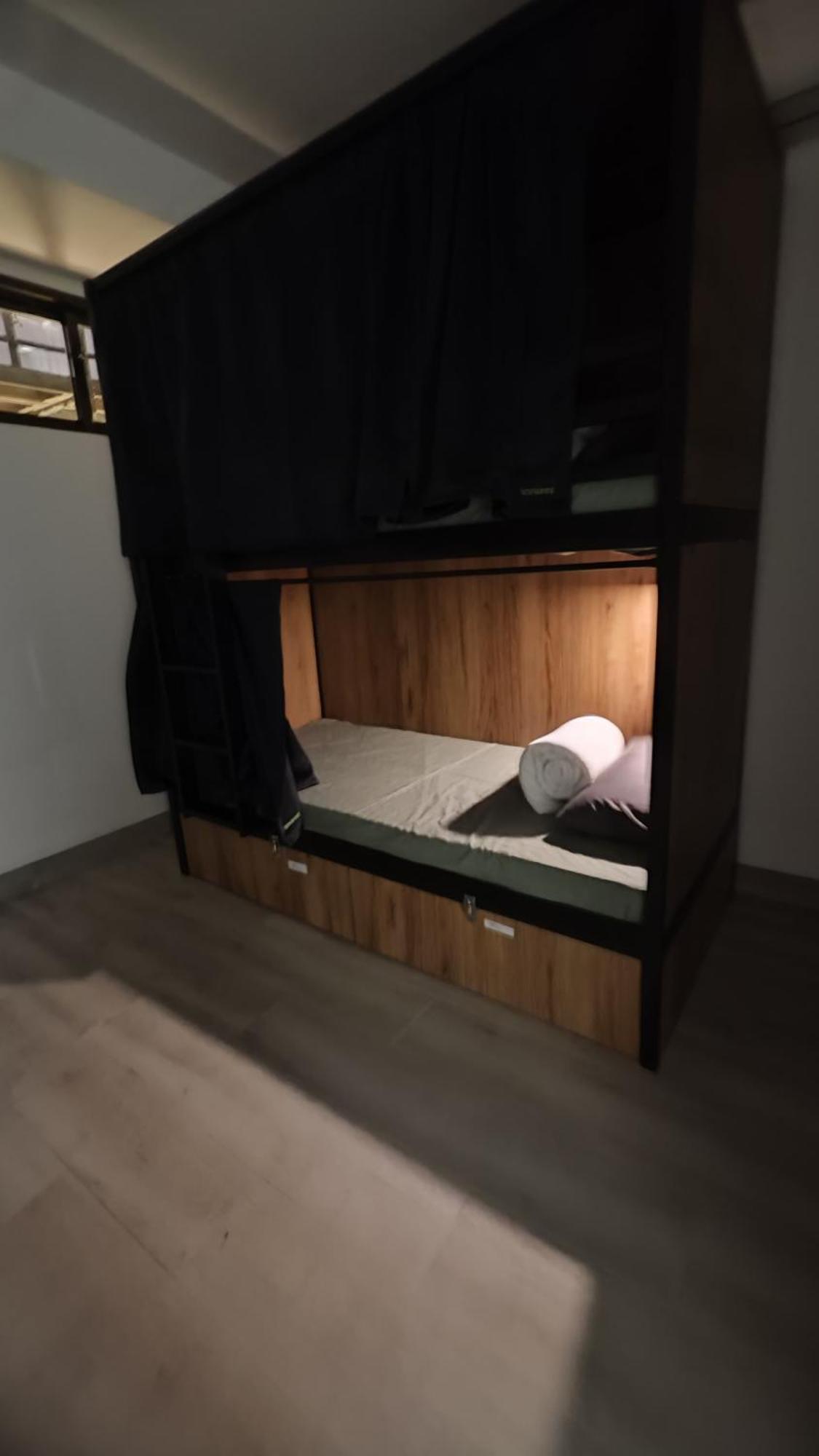 Only For Women Madrid-sol Hostel *