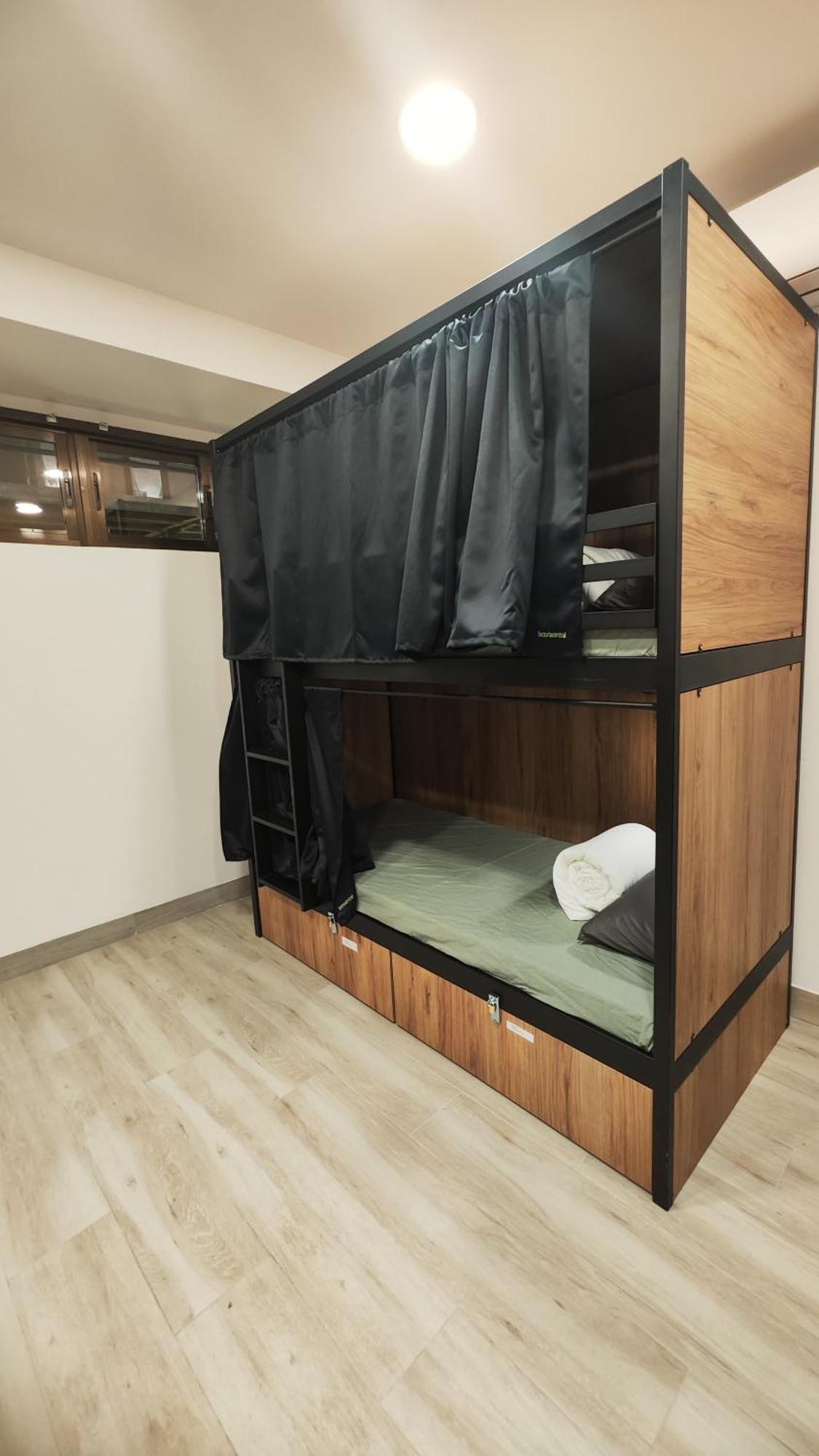 Only For Women Madrid-sol Hostel Madrid