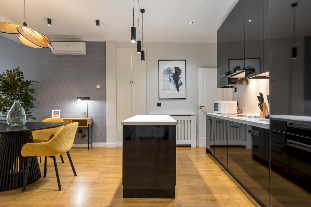 Wide And Modern -1bd 1,5 Bth- Malasana * Madri