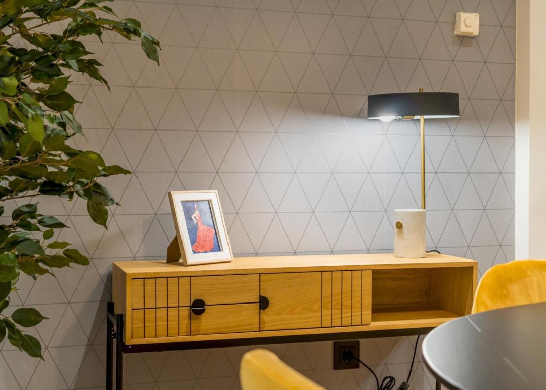 Wide And Modern -1bd 1,5 Bth- Malasana Madri