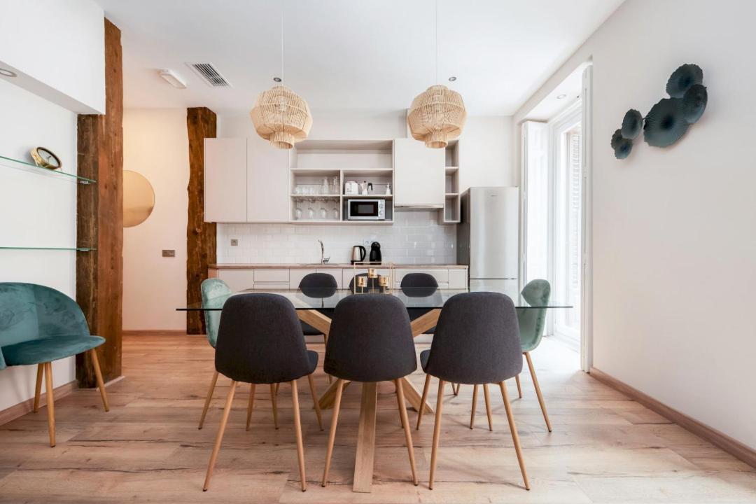 3 Bedrooms 3 Bathrooms Furnished - Justicia - Refurbished - Mintystay Apartment Madrid