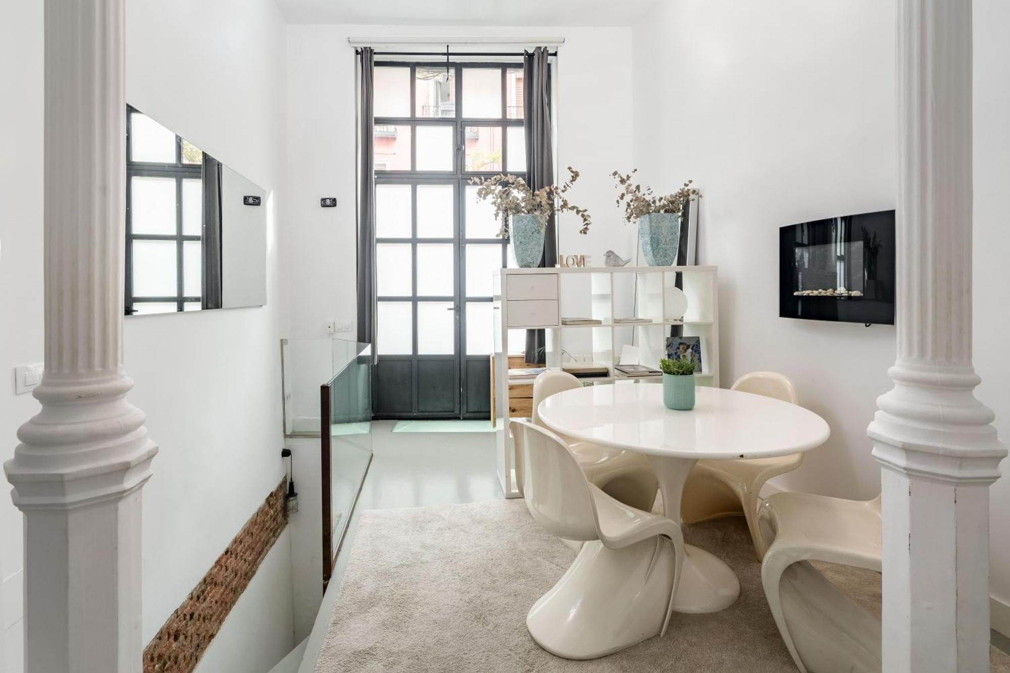 White Urban Vibes Apartment