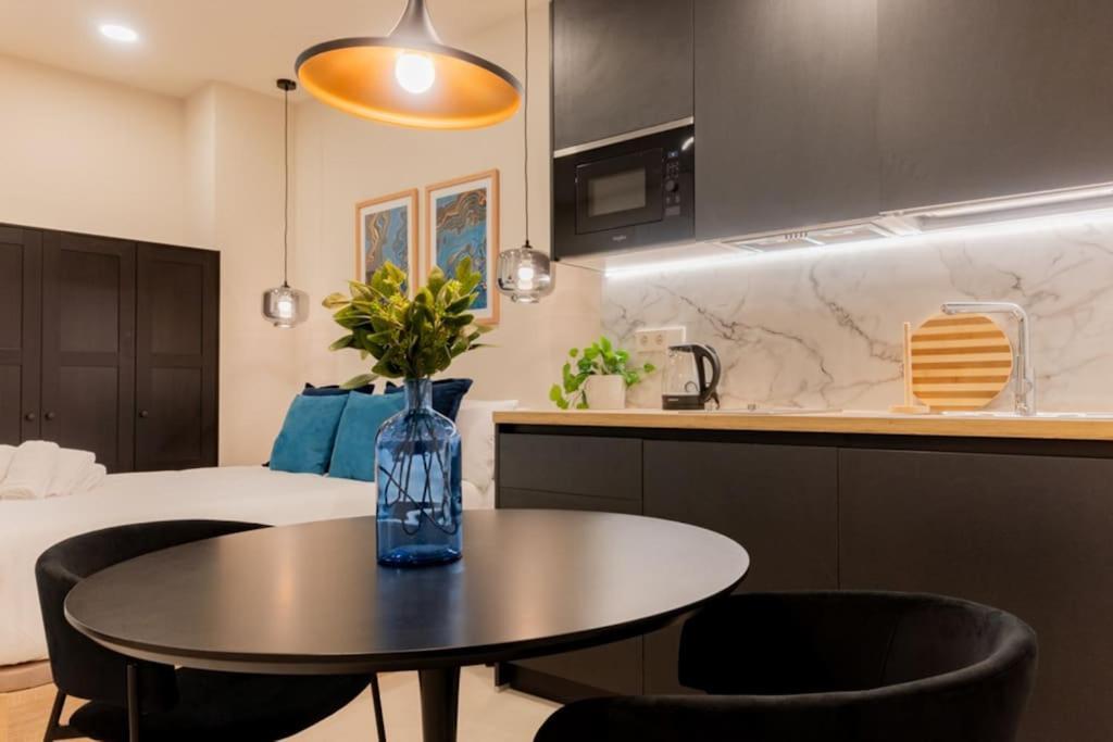 Apartment For Estudio Oriente Diseno Y Confort En Delicias Temporal Del2916 Madrid