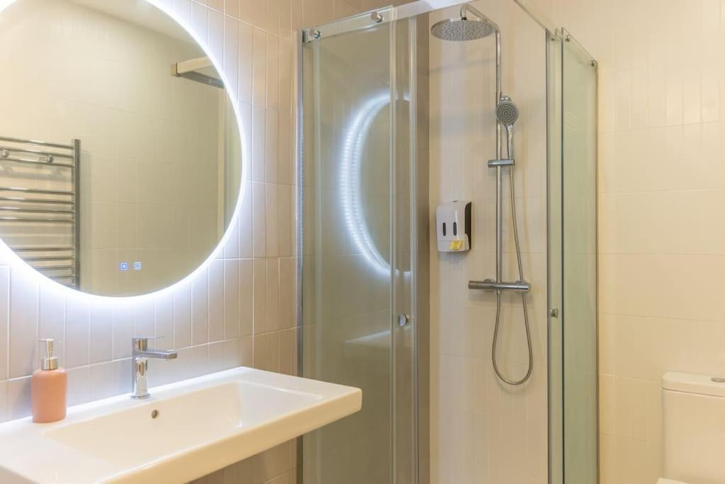 Apartamento For Liria Un Espacio De Elegancia Y Confort En La Ciudad Temporal Del2913 Madrid
