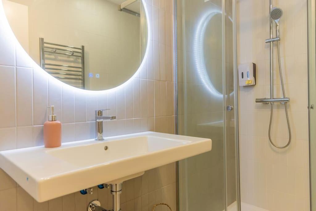 Apartamento For Liria Un Espacio De Elegancia Y Confort En La Ciudad Temporal Del2913 Madrid