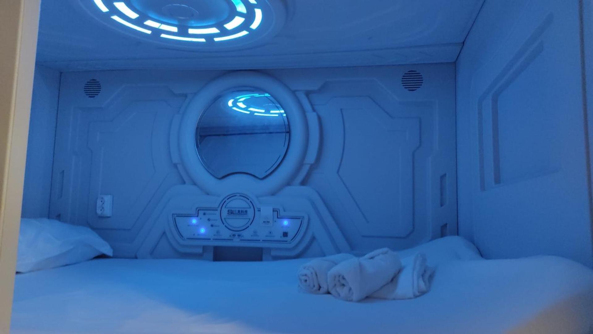 Min Capsules Capsule hotel