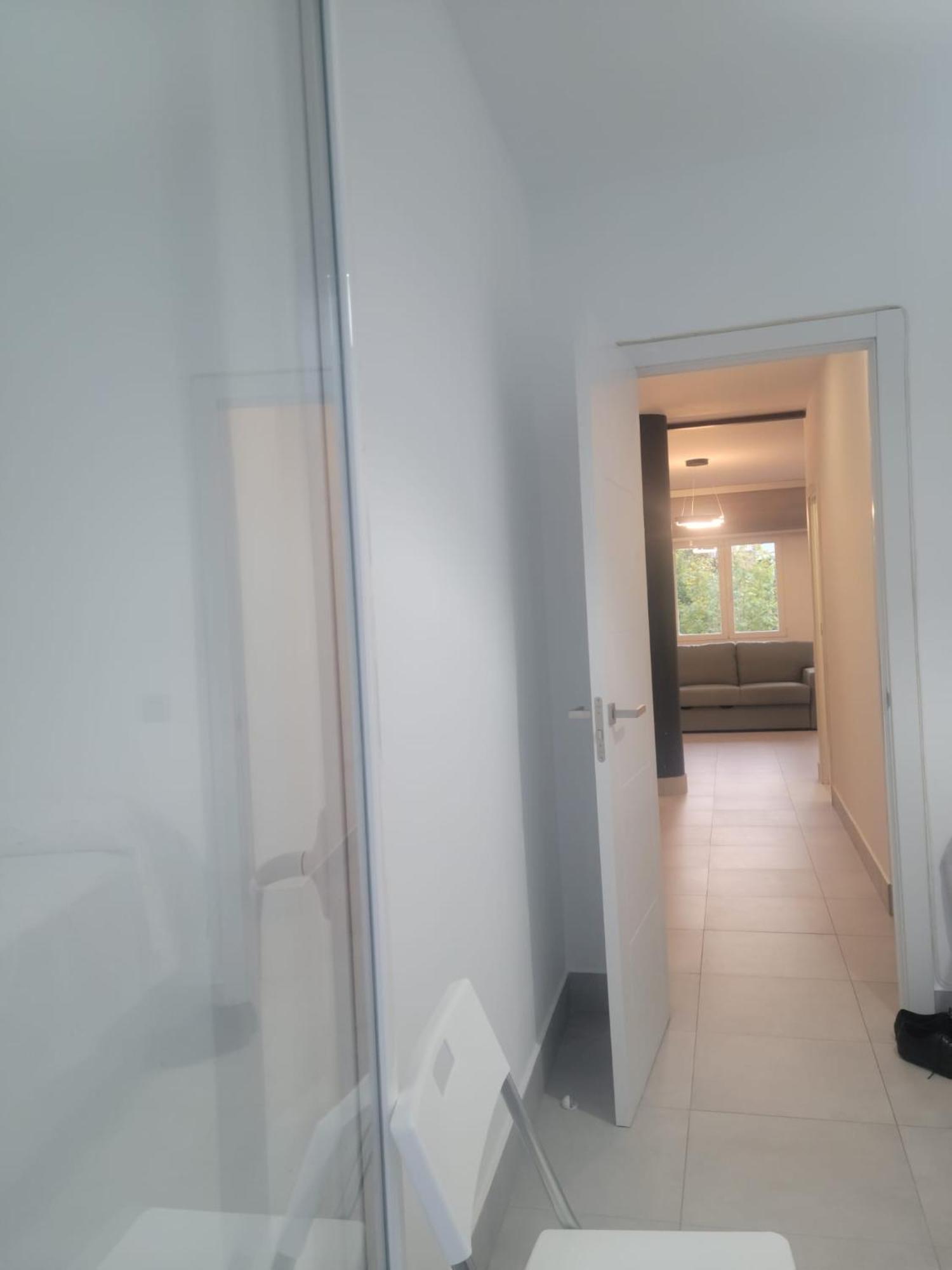 Apartment 250m Chamartin, 250m Plaza Castilla, 3 Stops Bernabeu