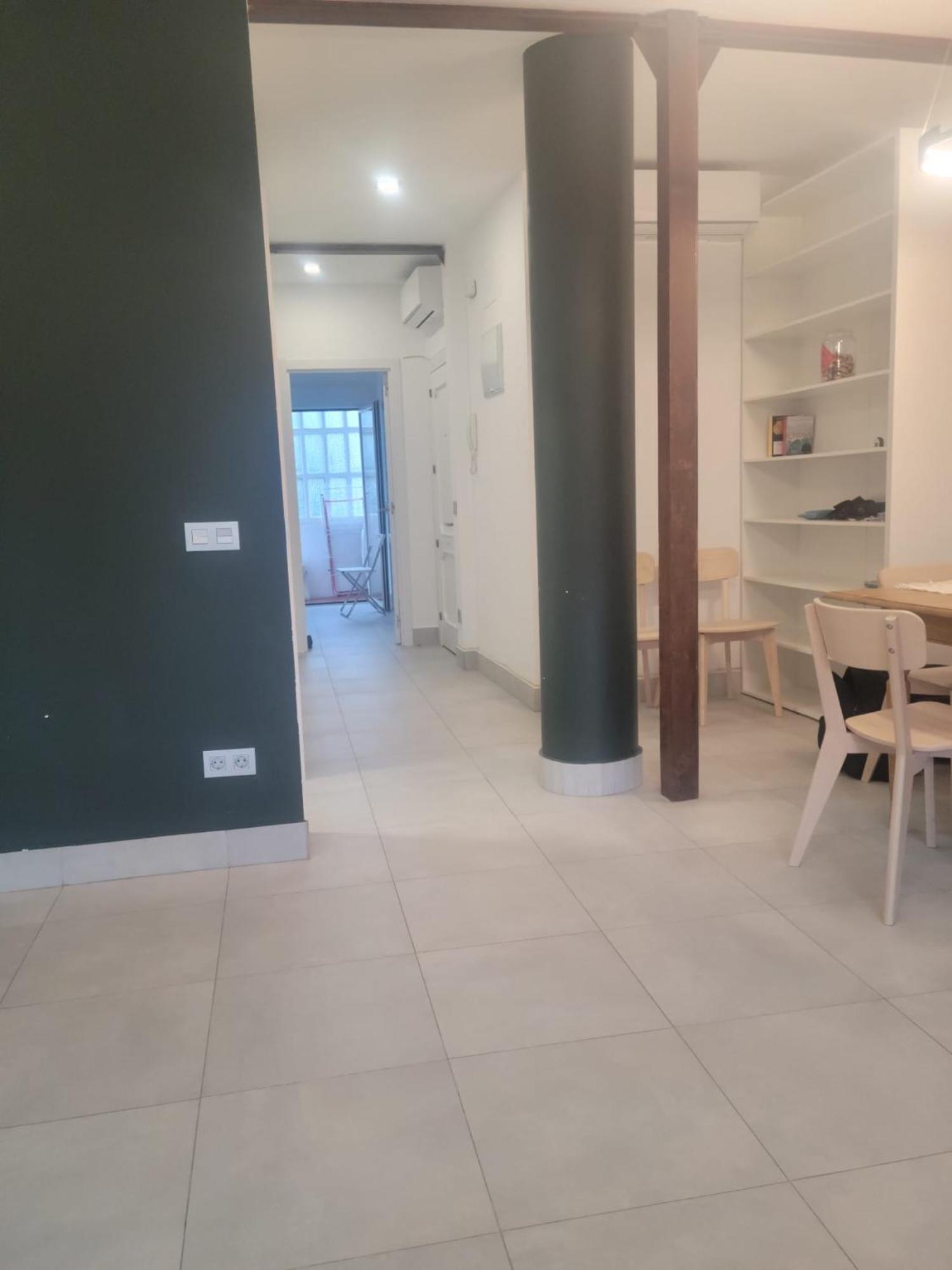 250m Chamartin, 250m Plaza Castilla, 3 Stops Bernabeu Apartment Madrid
