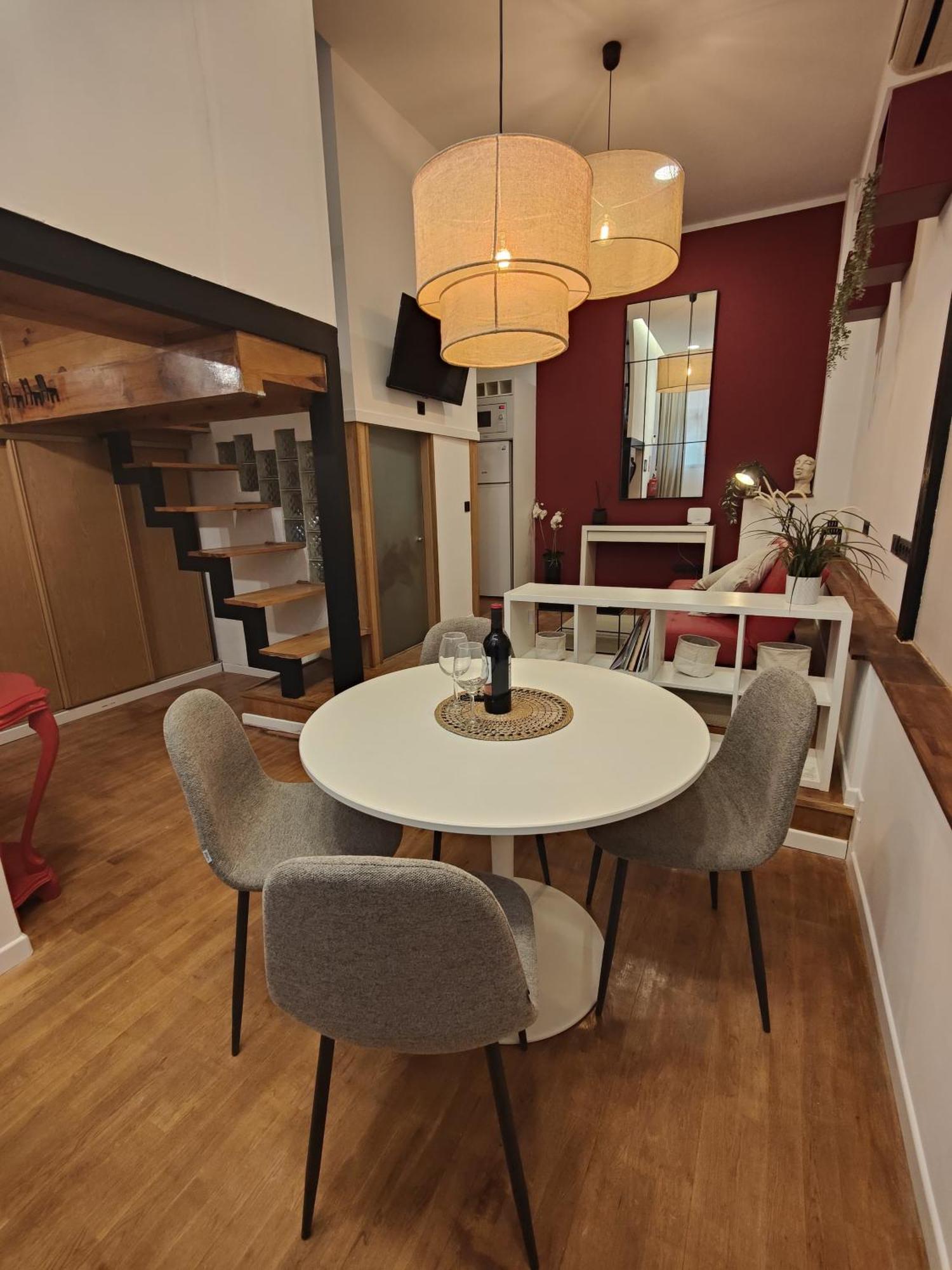 Red Loft In Apartment Madrid