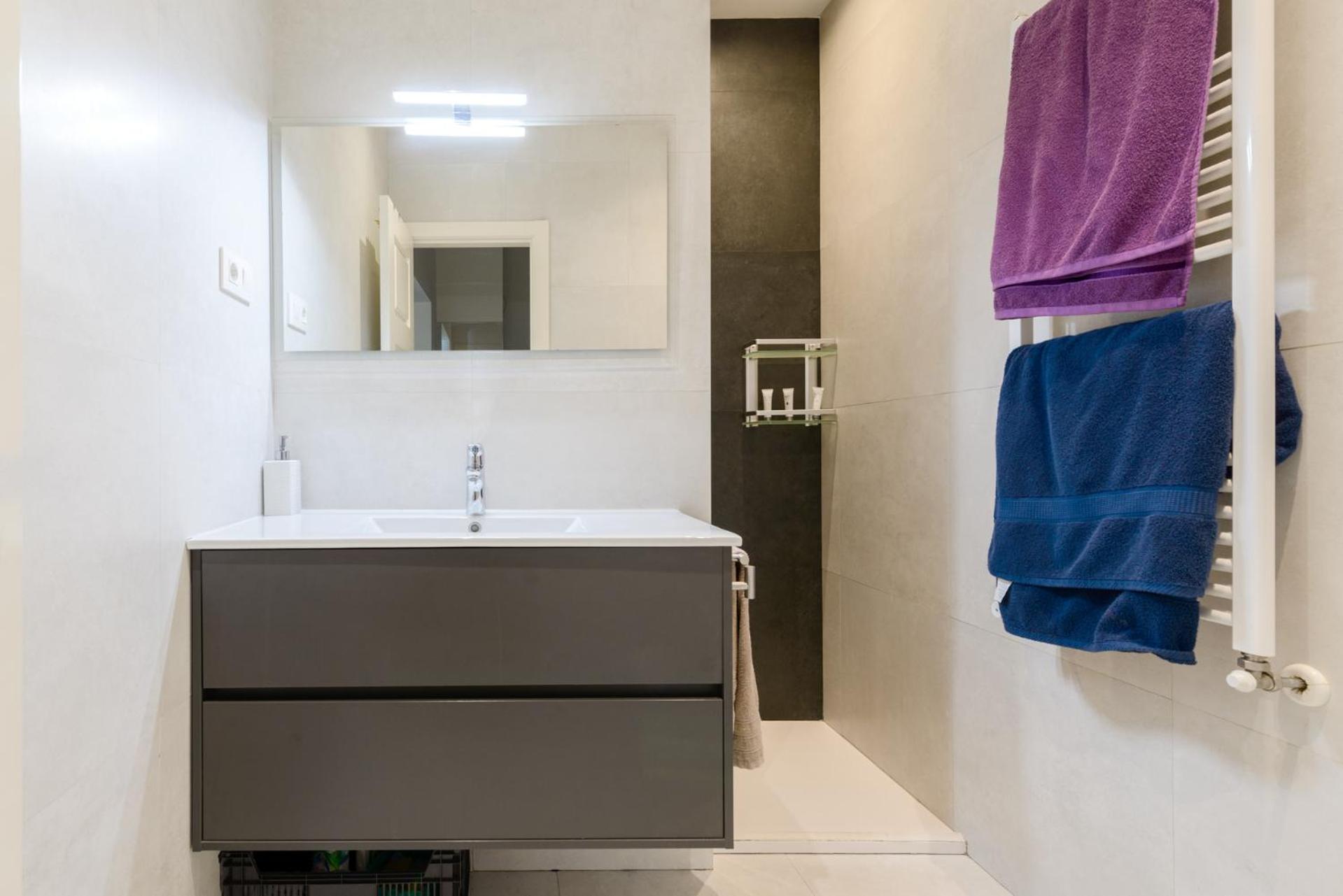 Modern In Goya With Balcony - Retiro Park *