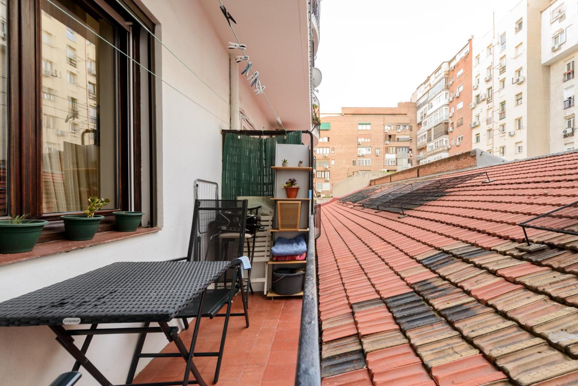 Modern In Goya With Balcony - Retiro Park Apartment Madrid