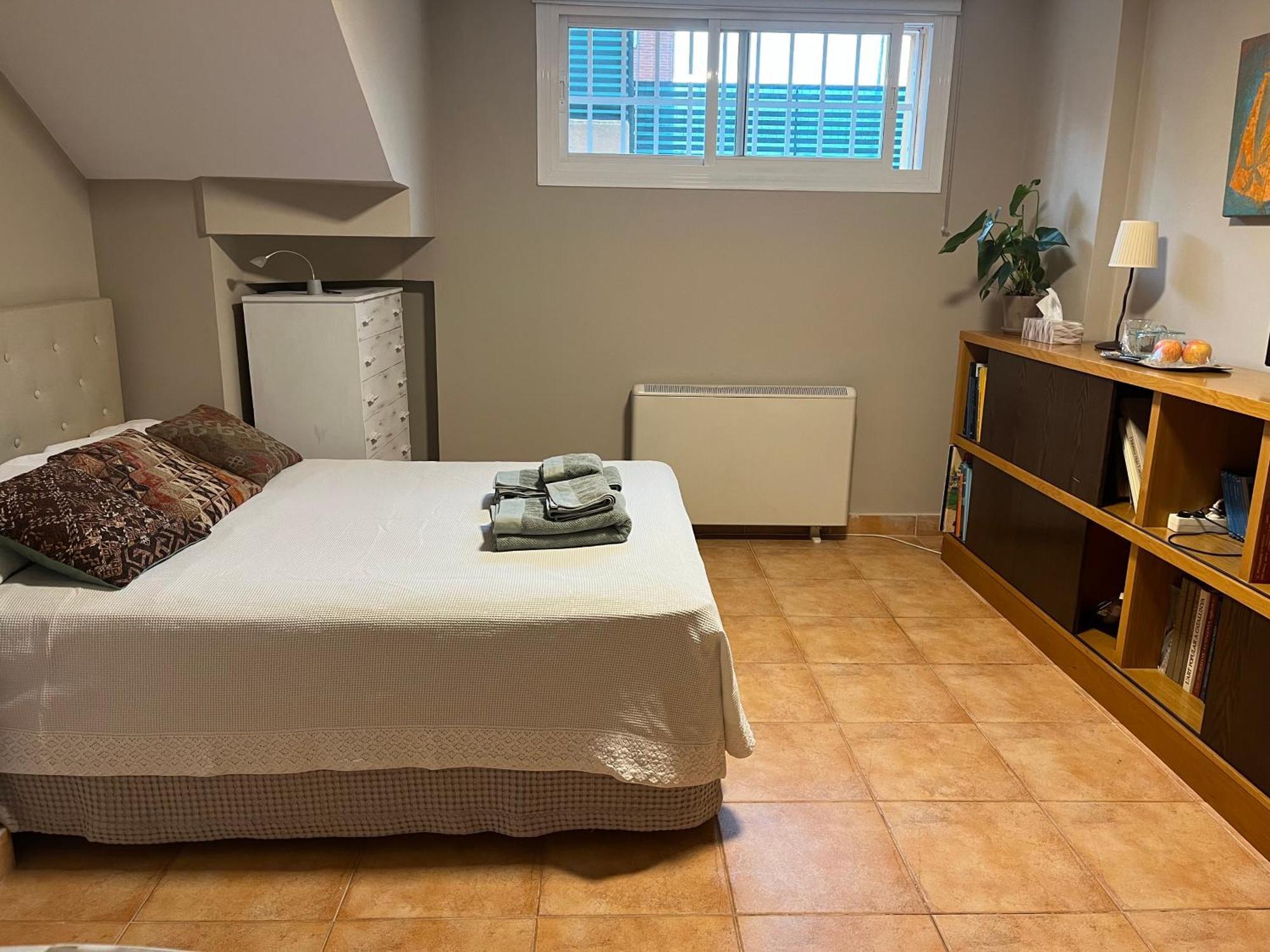 A 5 Minutos De Ifema Y 10 Del Aeropuerto, Habitacion Y Bano Privado Con Entrada Independiente