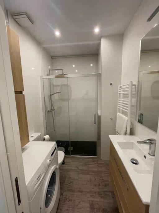 Lejlighed Nuevo Y Confortable En Vista Alegre Madrid