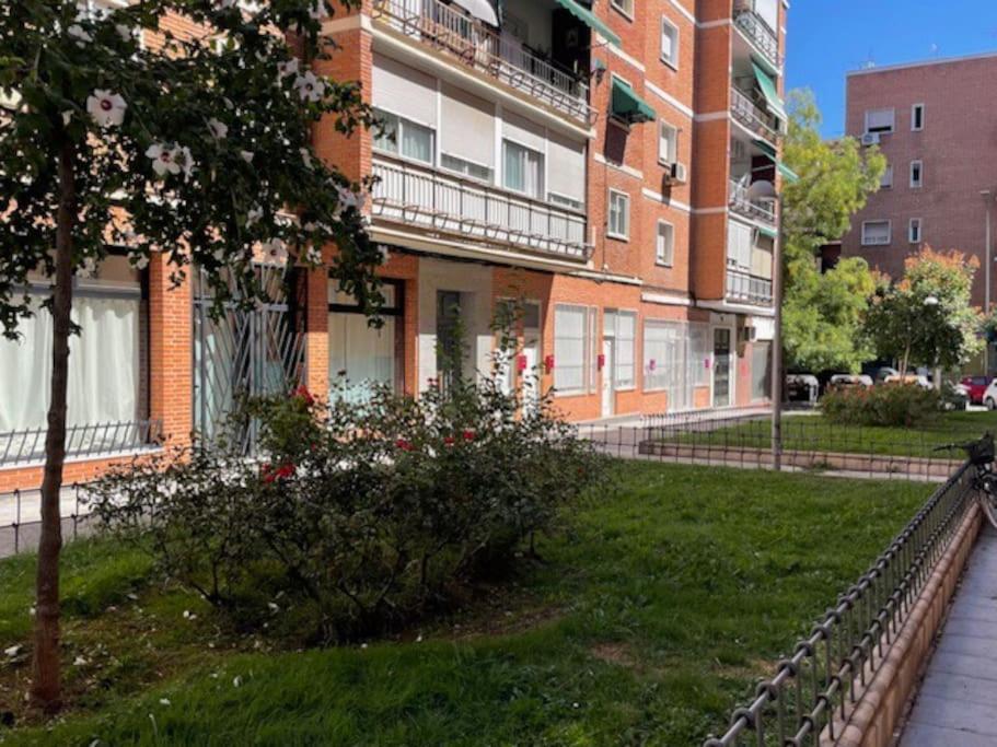 Nuevo Y Confortable En Vista Alegre Lejlighed Madrid