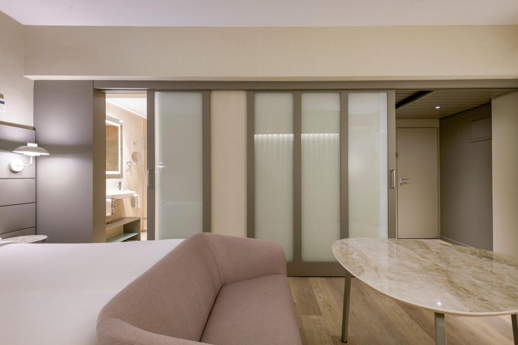 Hotel Ac Carlton By Marriott 4*
