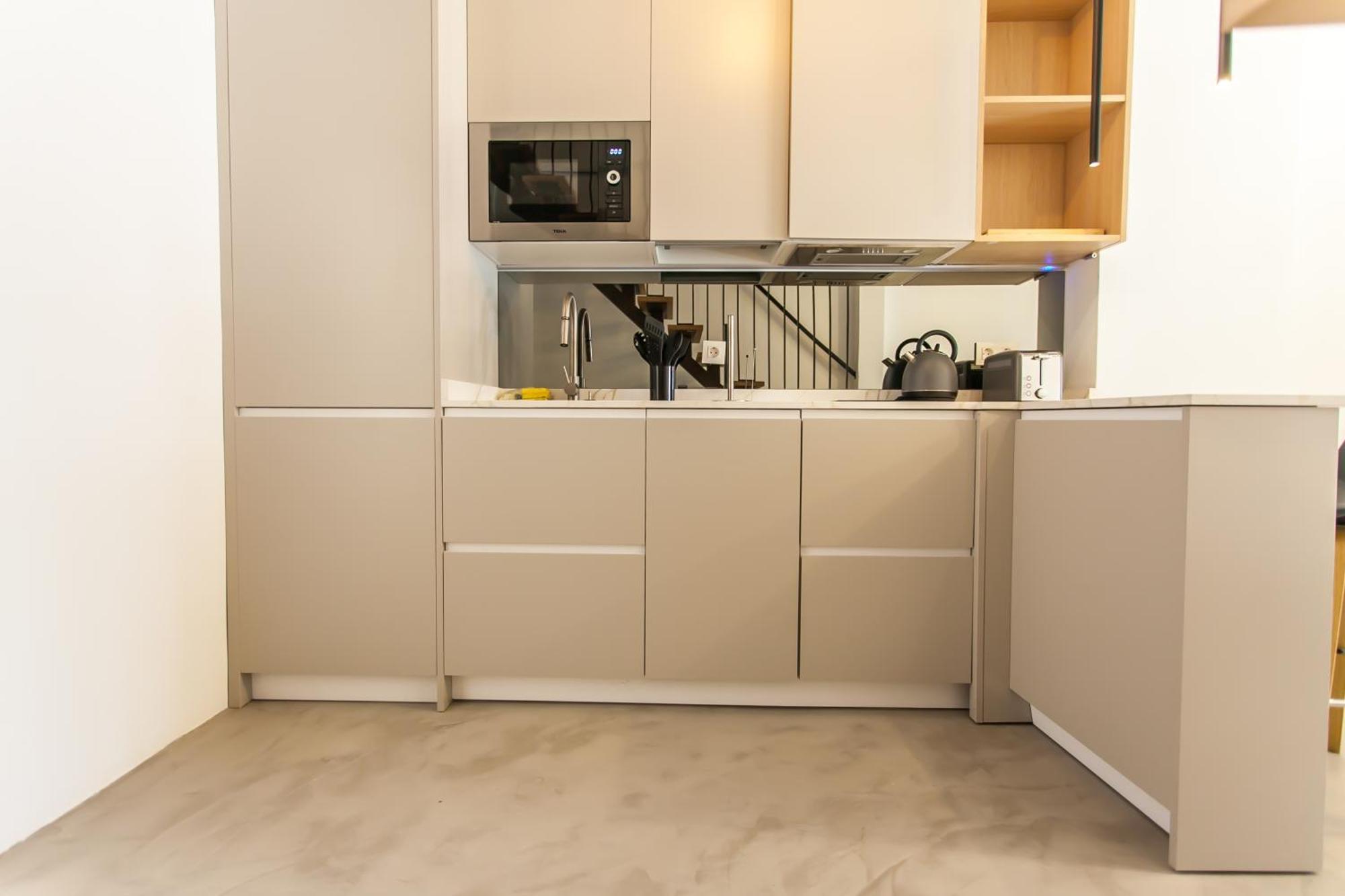 Guernica Luxury Duplex - Location, Light, And Art * Madri