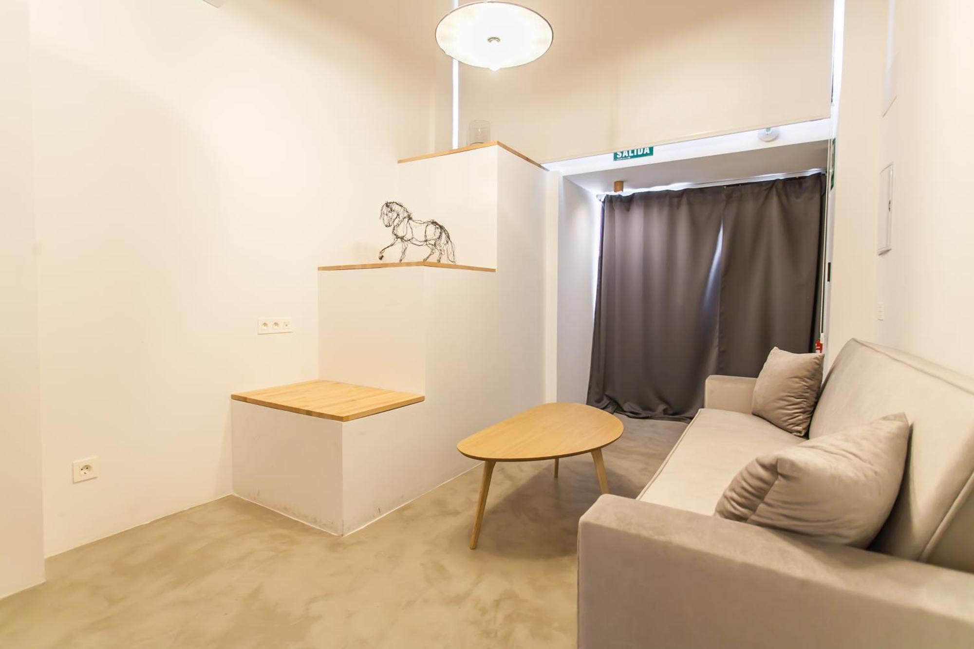 Guernica Luxury Duplex - Location, Light, And Art Madri