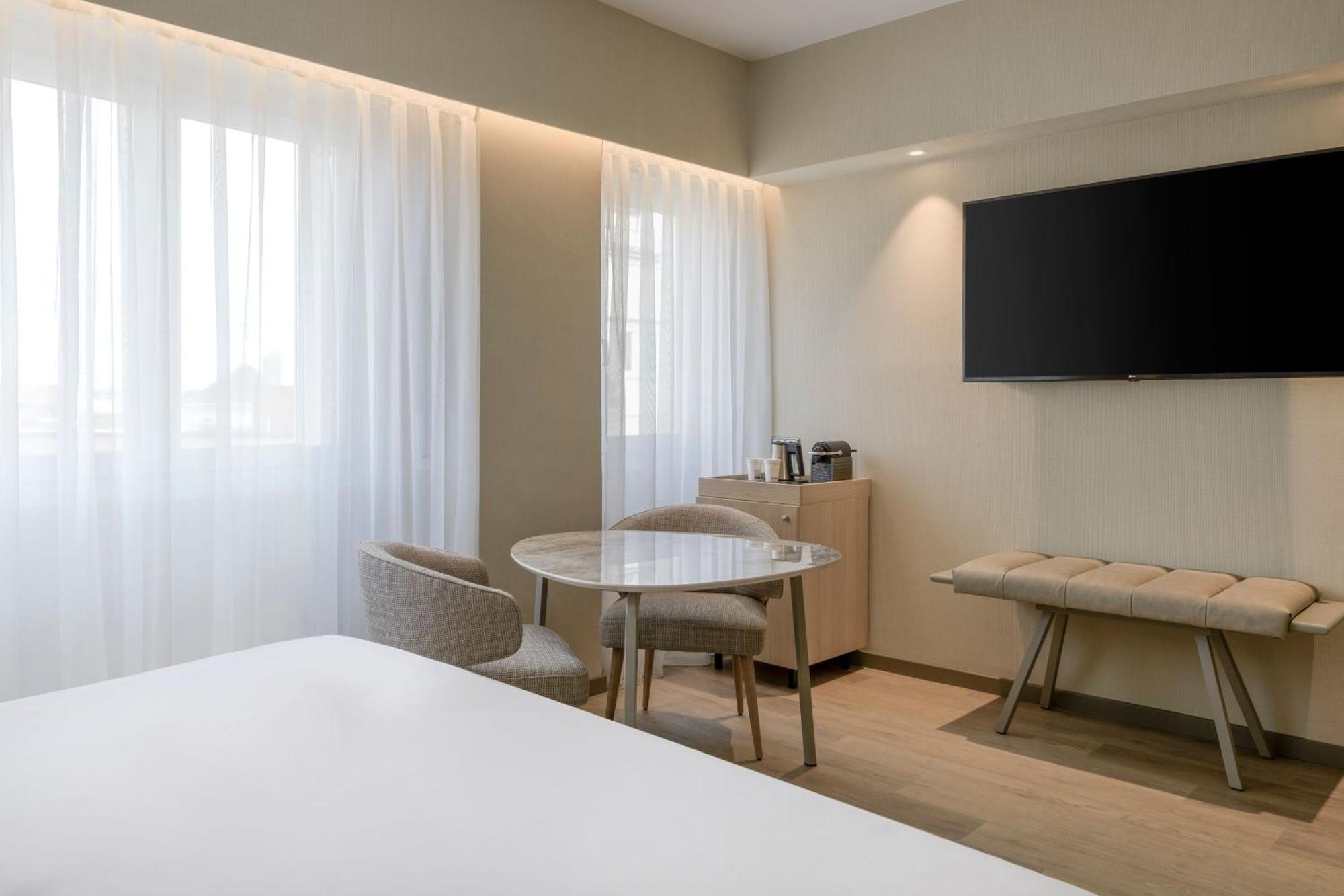 Hotel Ac Carlton By Marriott 4*