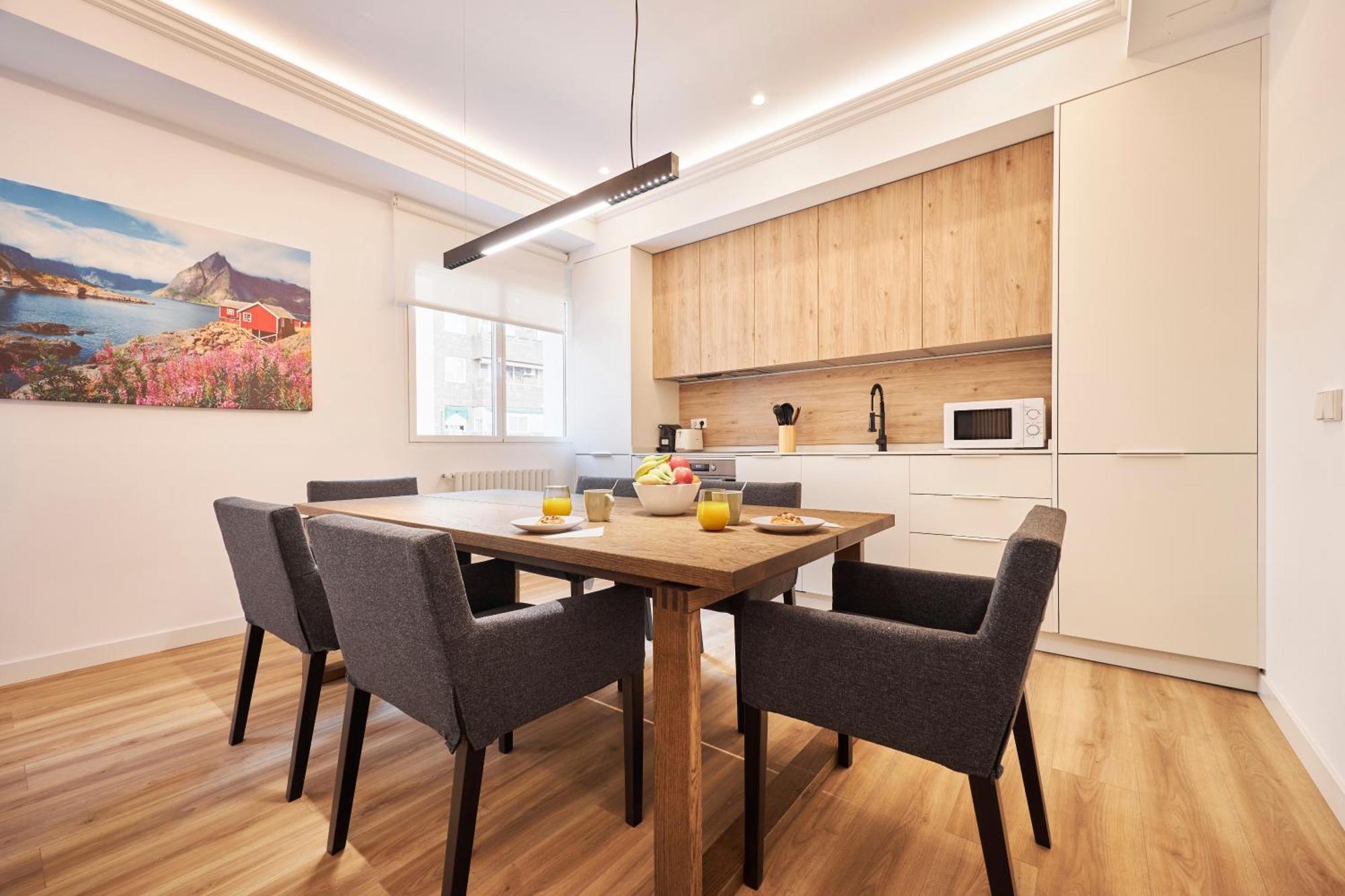 Newly Renovated, Next To Ie * Madrid