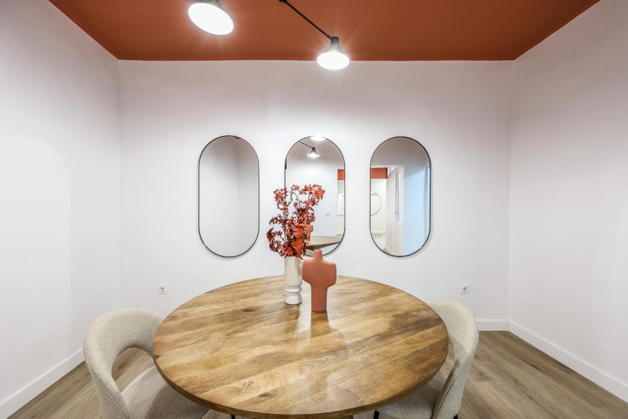Apartamento De Diseno Gran Via -no Ascensor- *