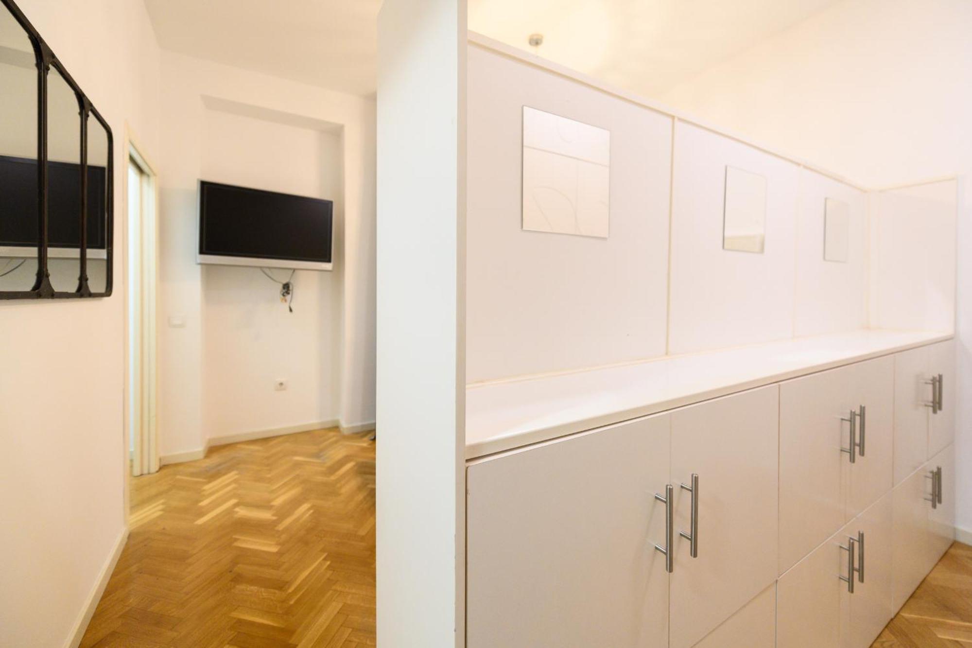 Apartment For Elegante Vivienda De 3 En El Centro De Temporal Psm9
