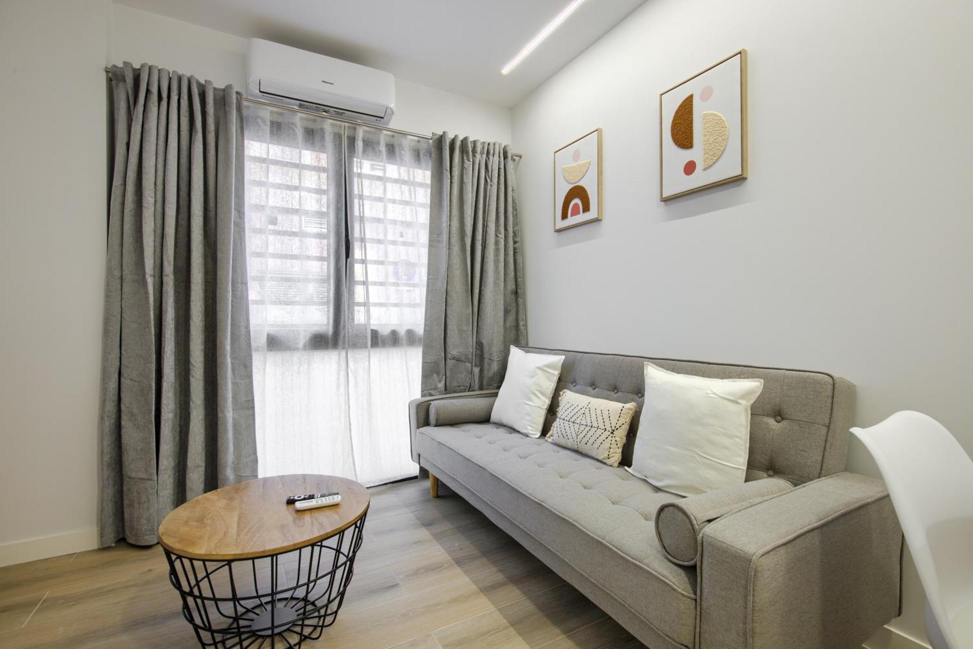 Dobo Numancia Apartment Madrid