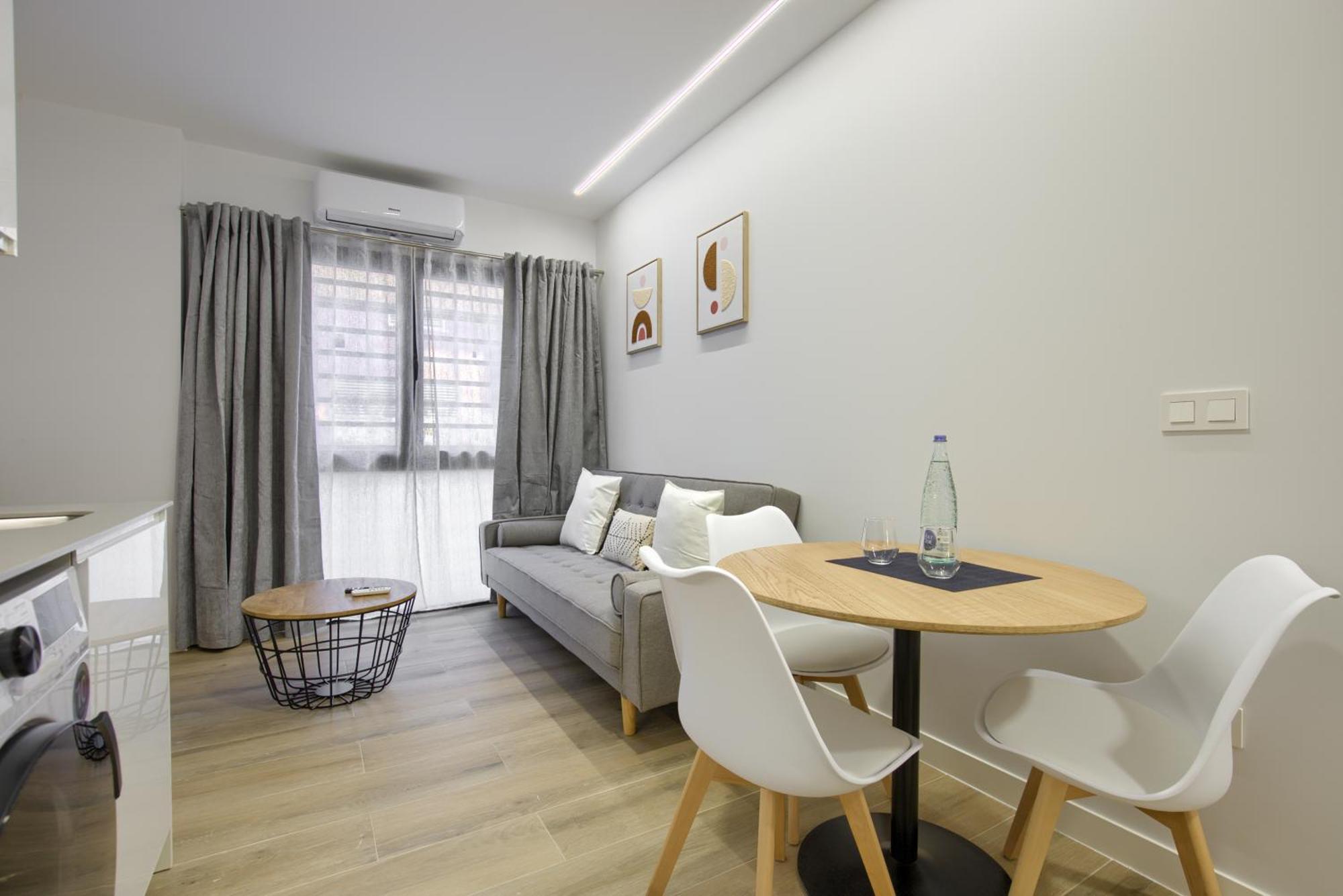 Dobo Numancia Apartment Madrid