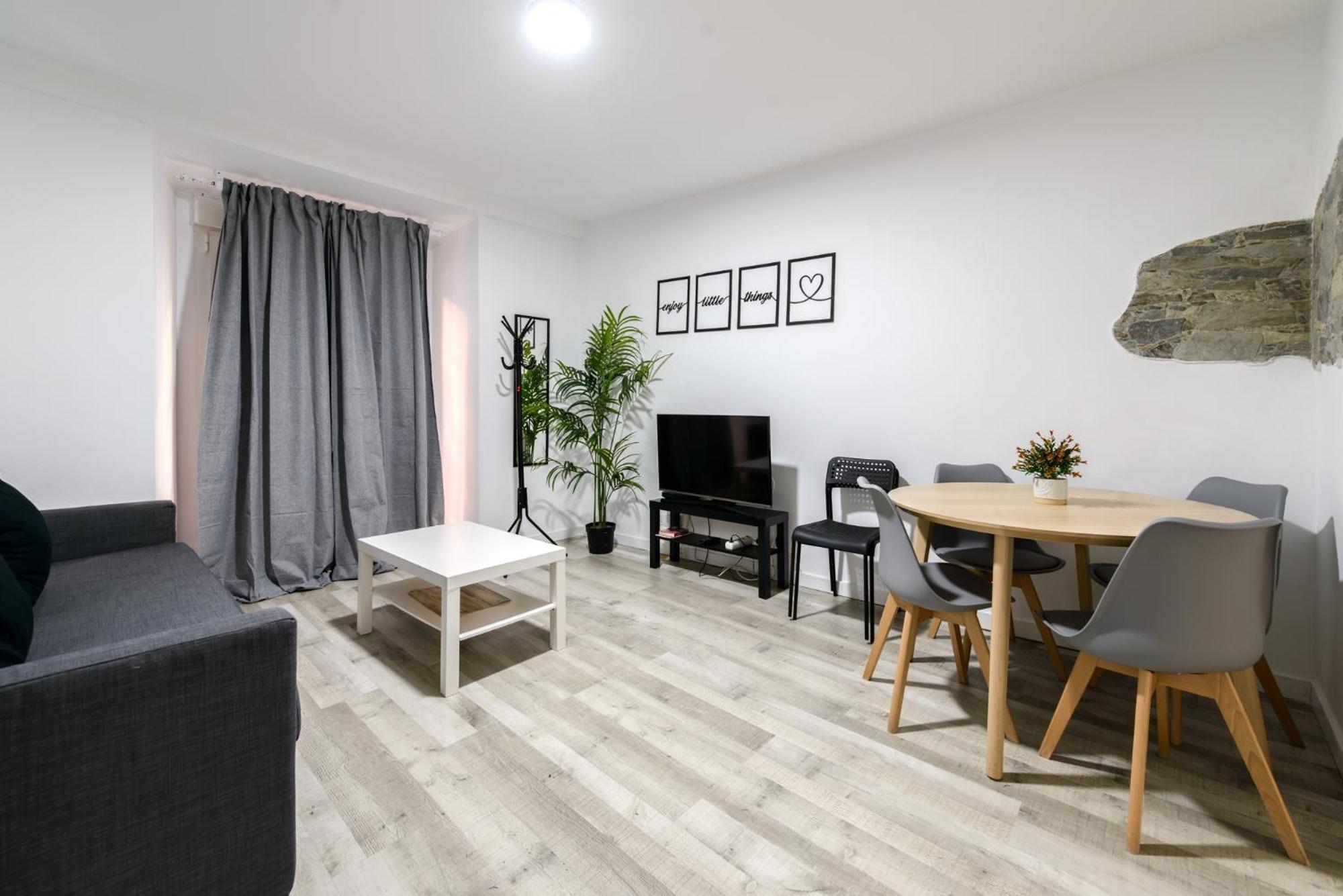 Moderno Y Centrico En El Vibrante Lavapies Apartment