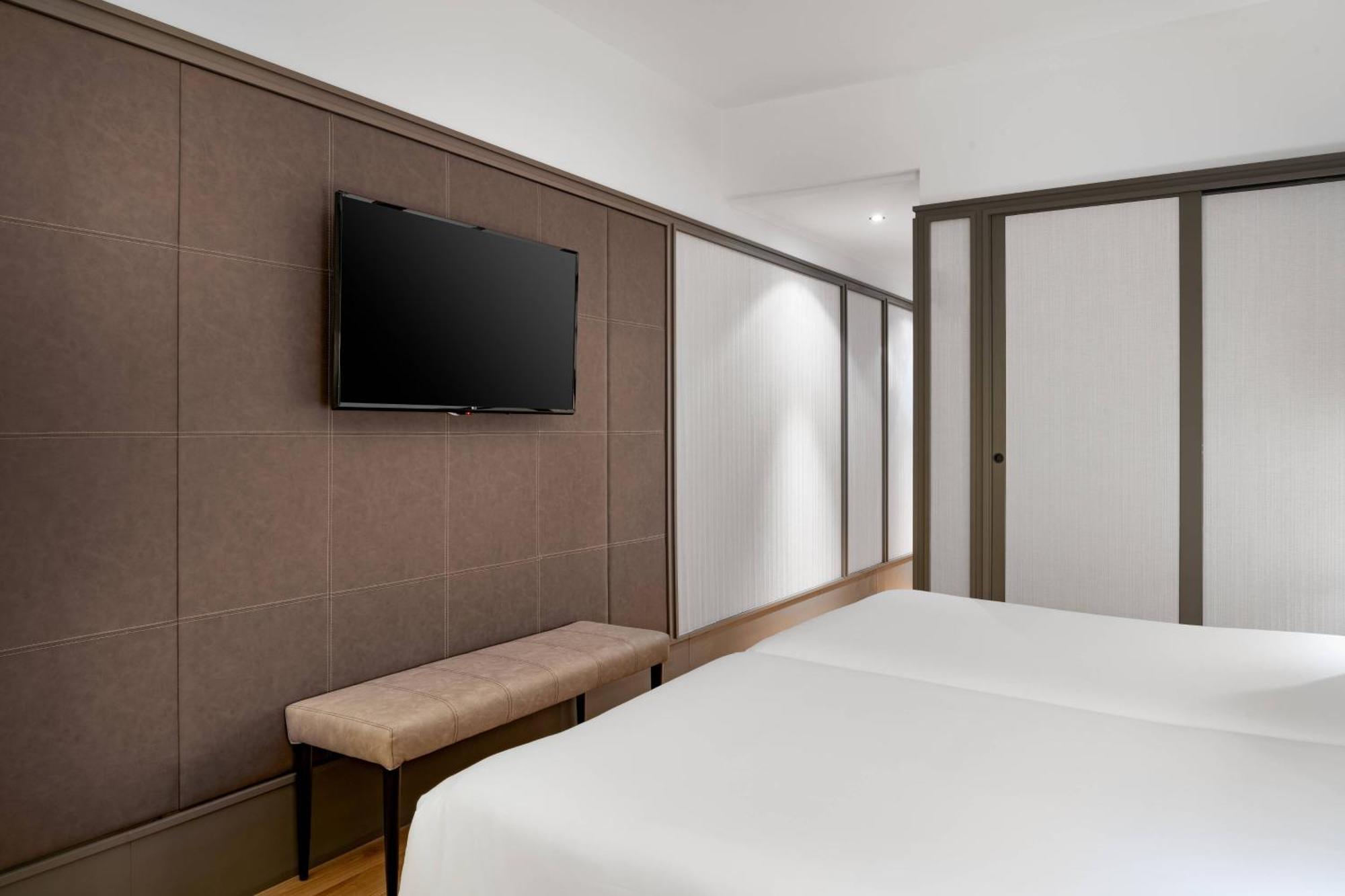 Hotel Ac Avenida De America By Marriott 3*