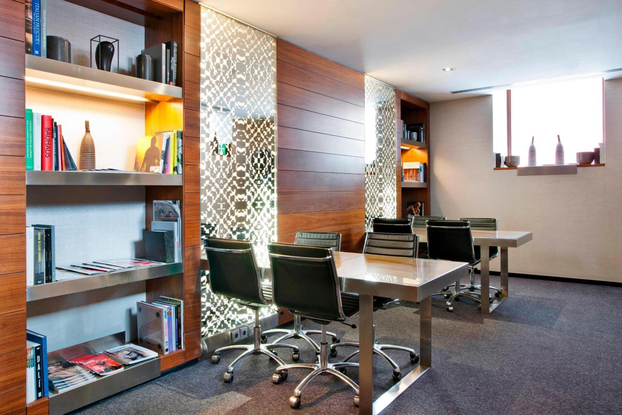 Hotel Ac Recoletos By Marriott Madrid