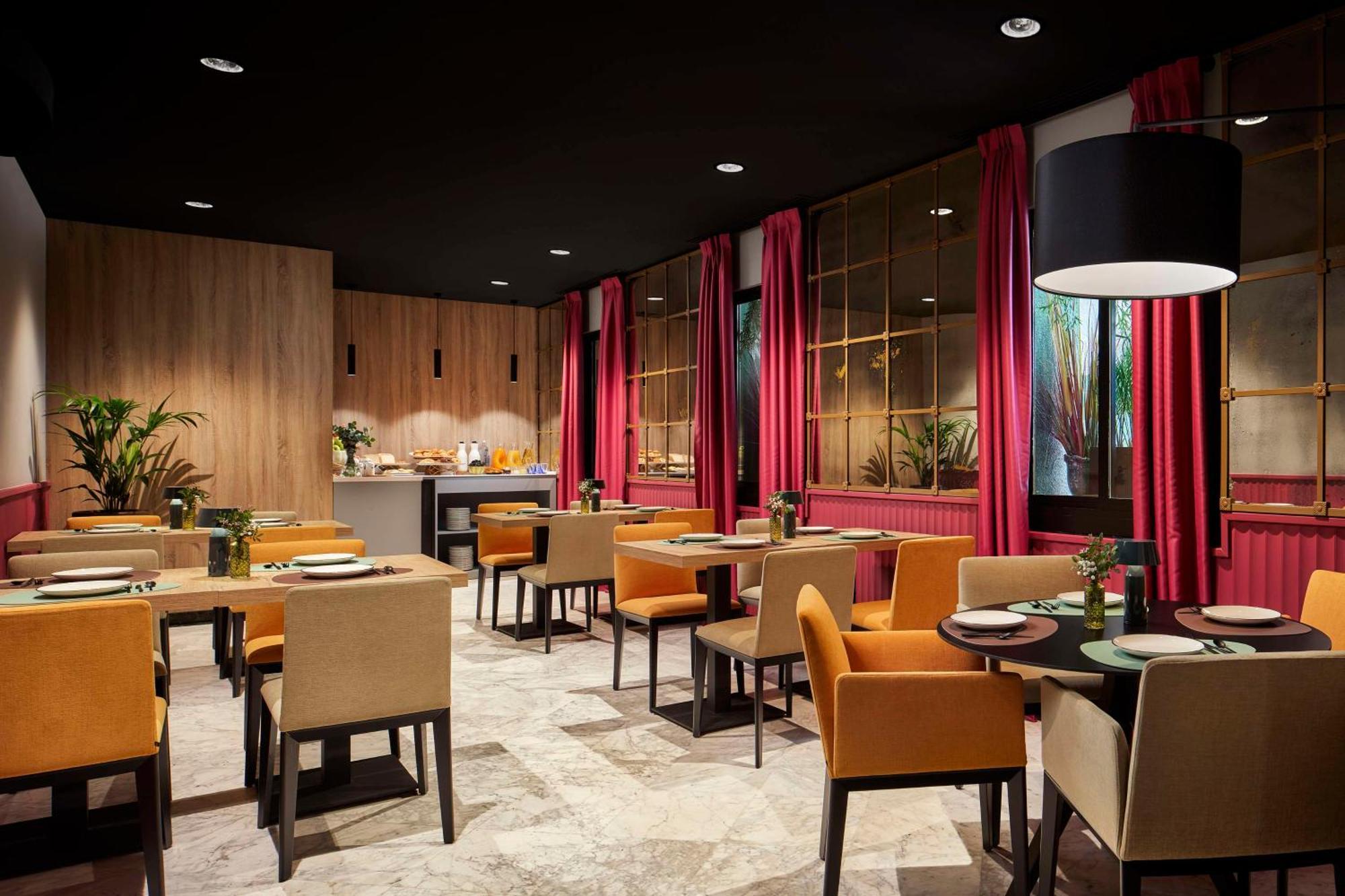 Avani Alonso Martinez Hotel