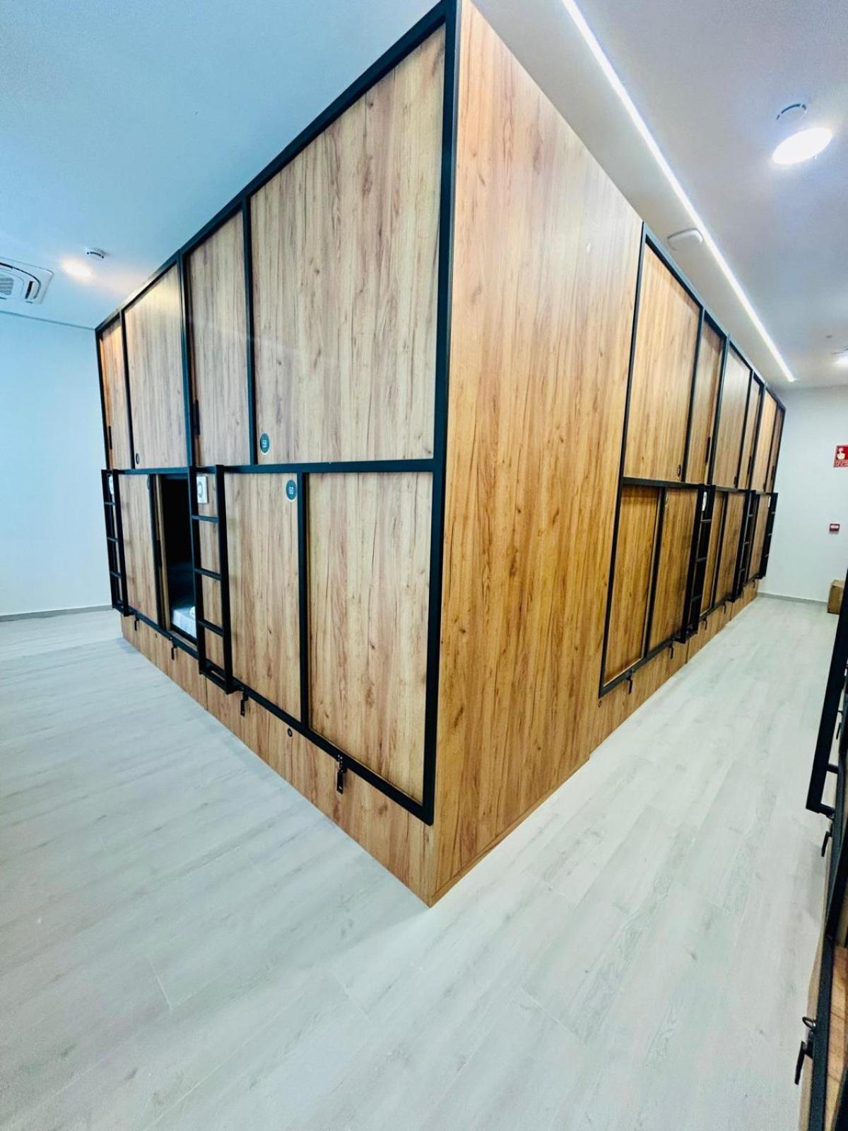 Capsule hotel Urban Madrid