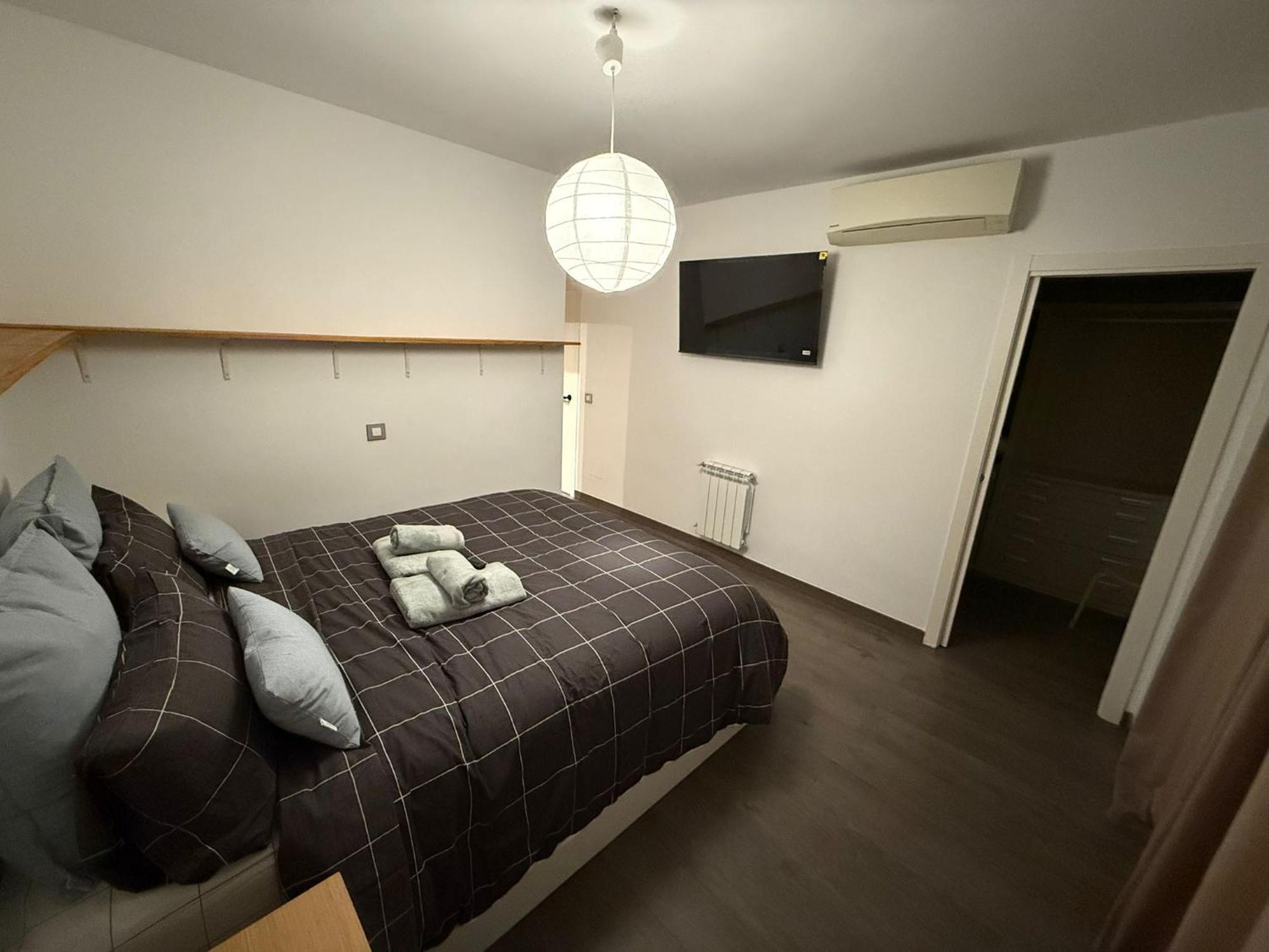 To Chinatown Hotel 3*