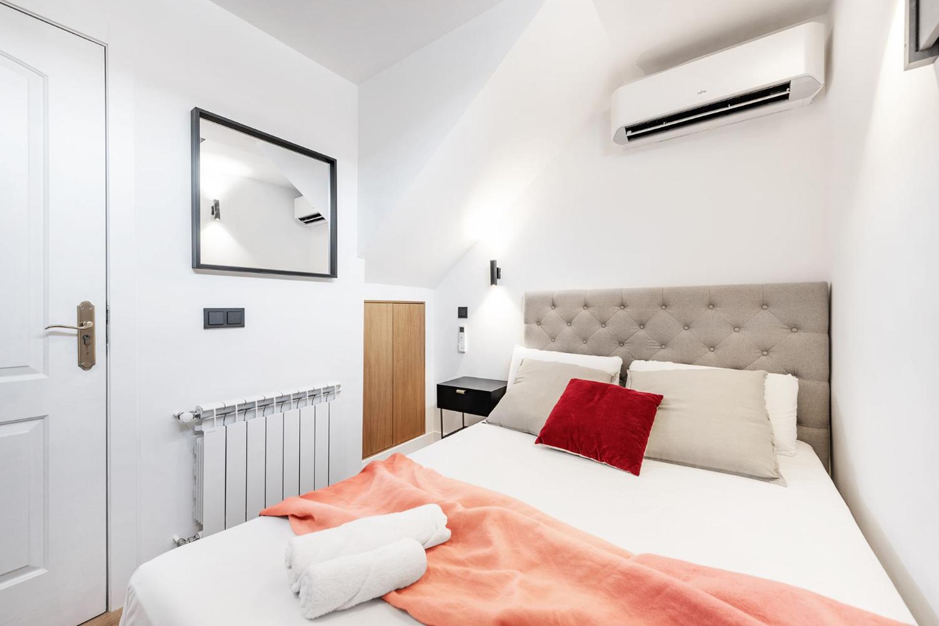 Bright & Cozy -2beds 1bath-tirso De Molina Apartment *
