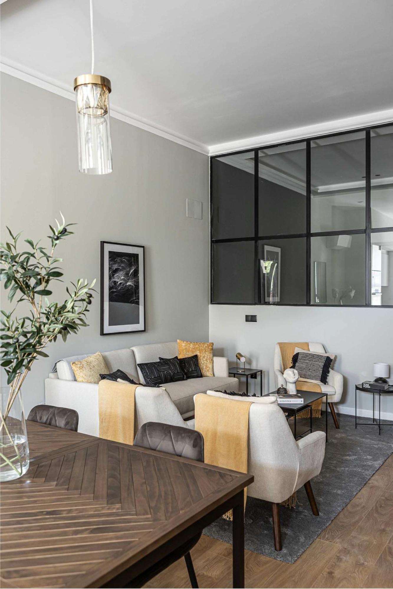 Designer 4 * Madri
