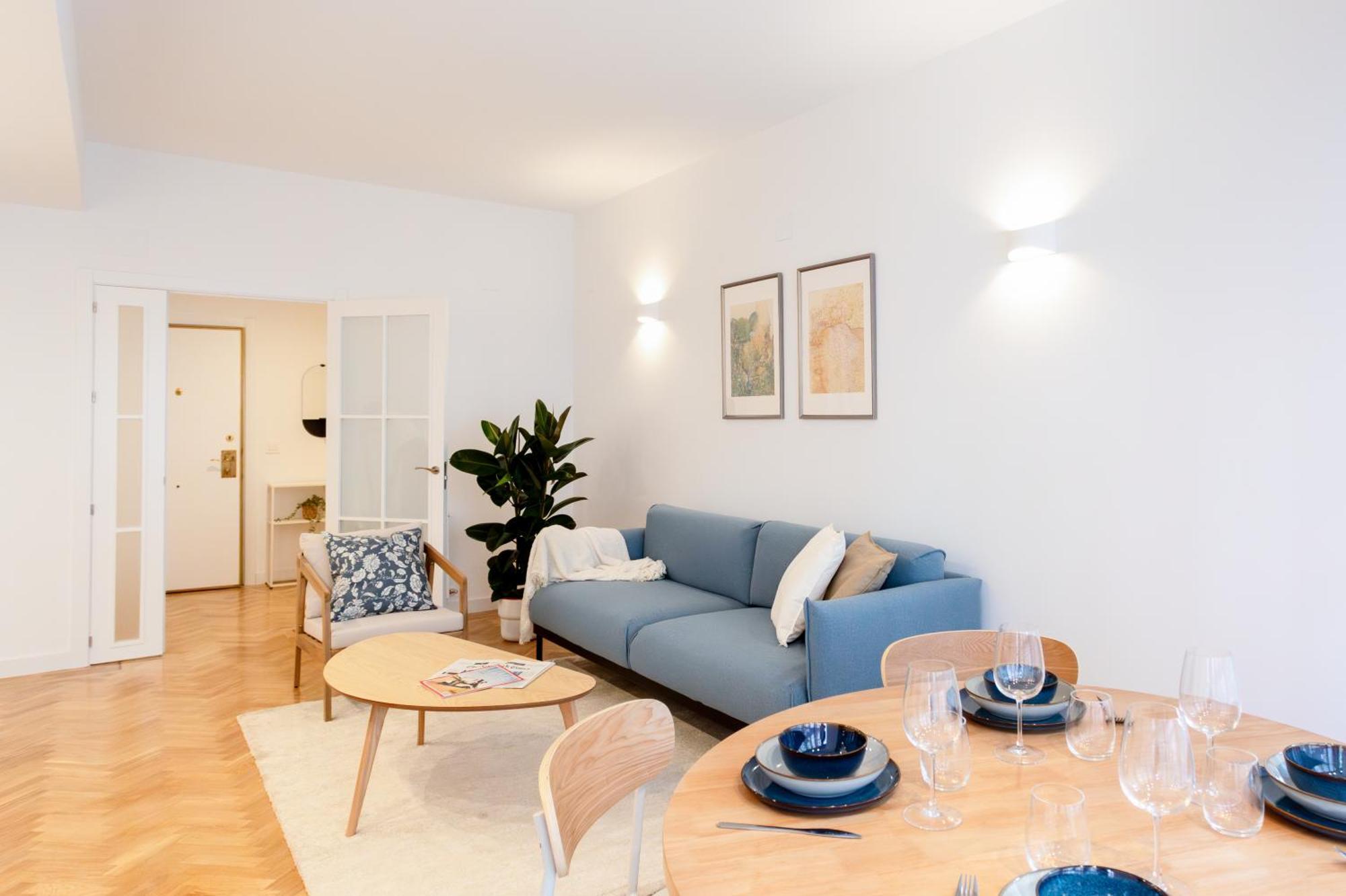 Claraval - Con Despacho En Chamberi, Apartment