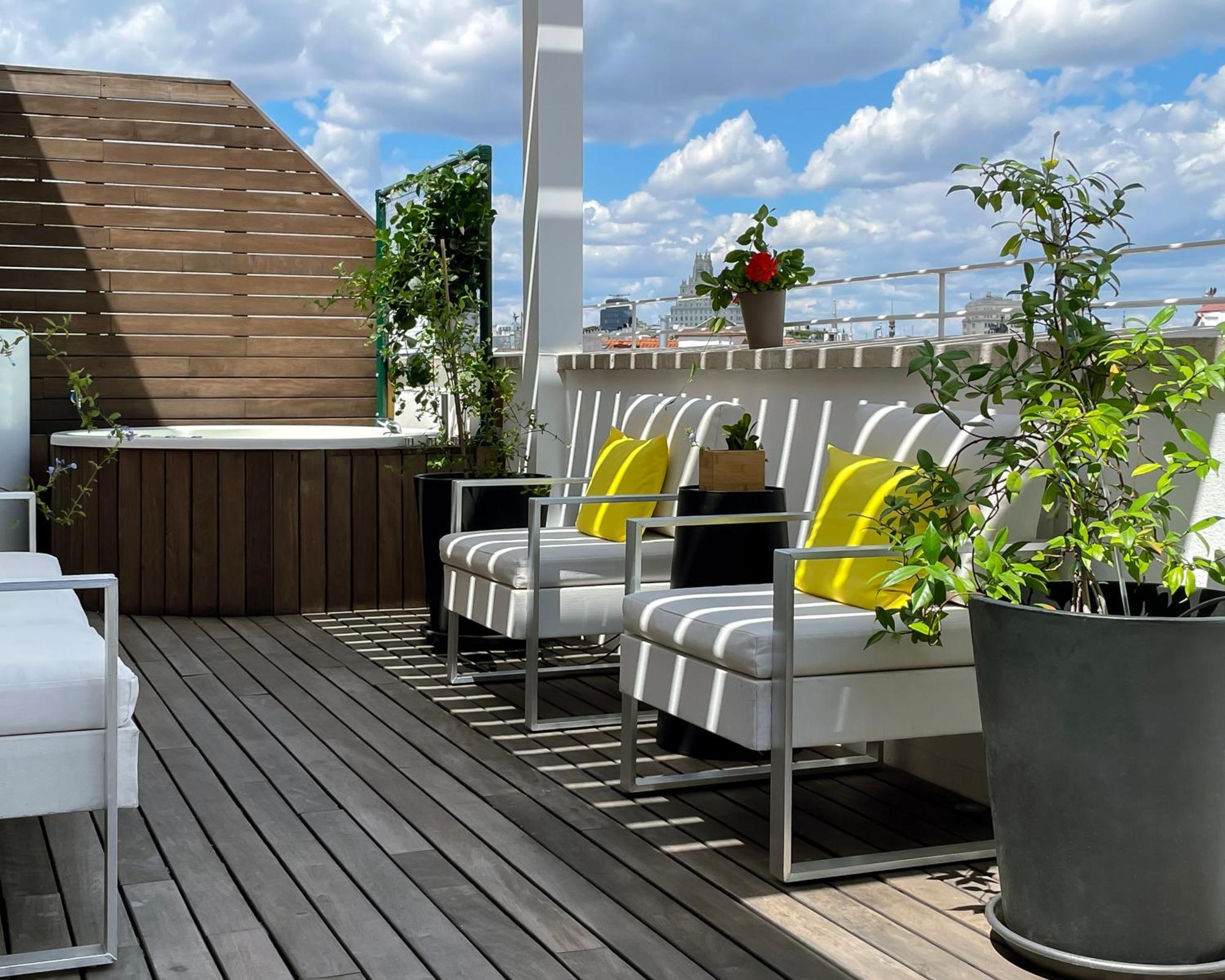 Apartment Rooftop With Amazing Views
