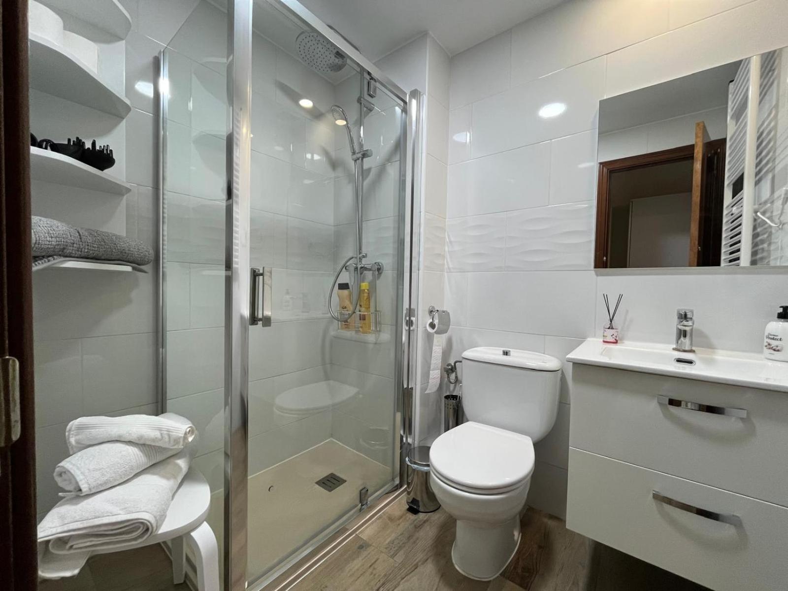 Apartment Mercurio- Barajas 1b *