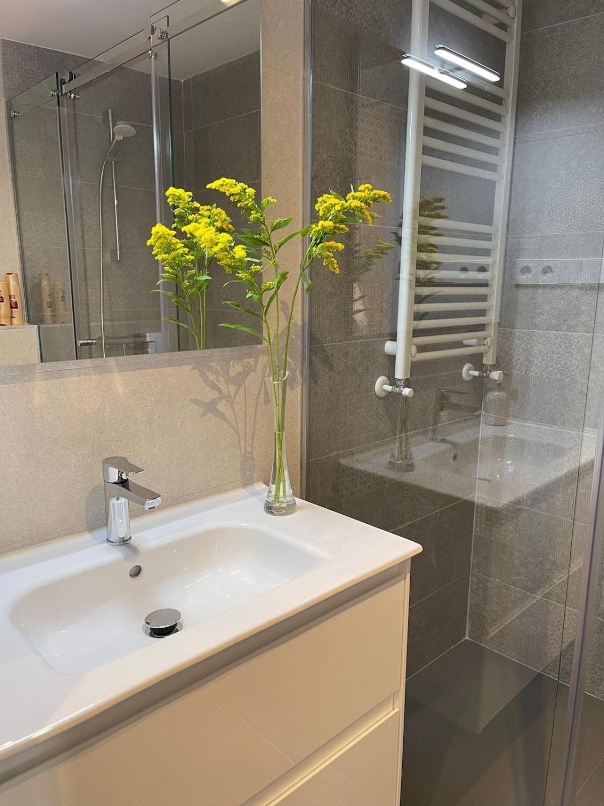 Total Access 3 Bedroom 2 Bath 6 Persons * Madrid