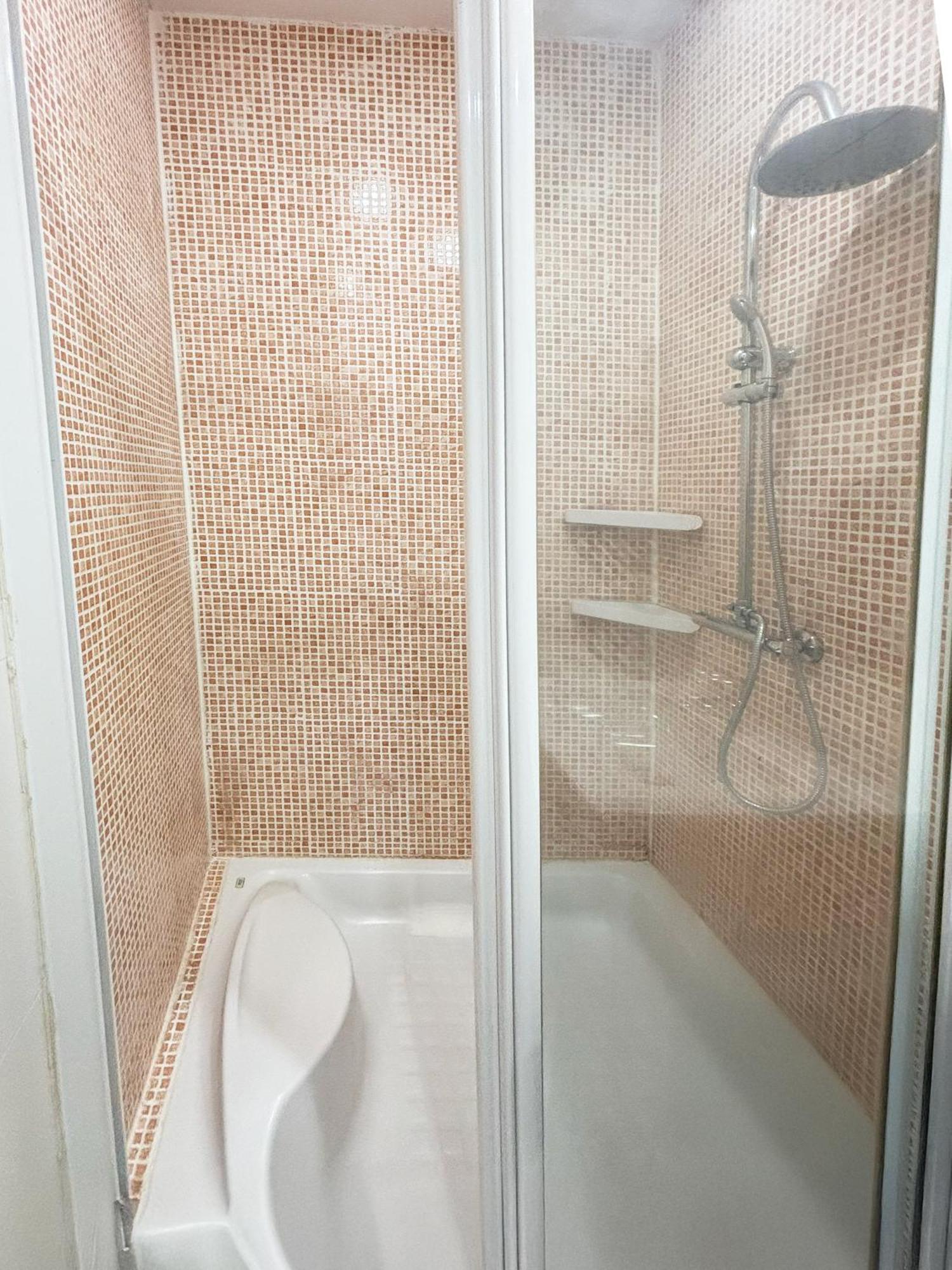 Comodas En Piso Amplio Guest house