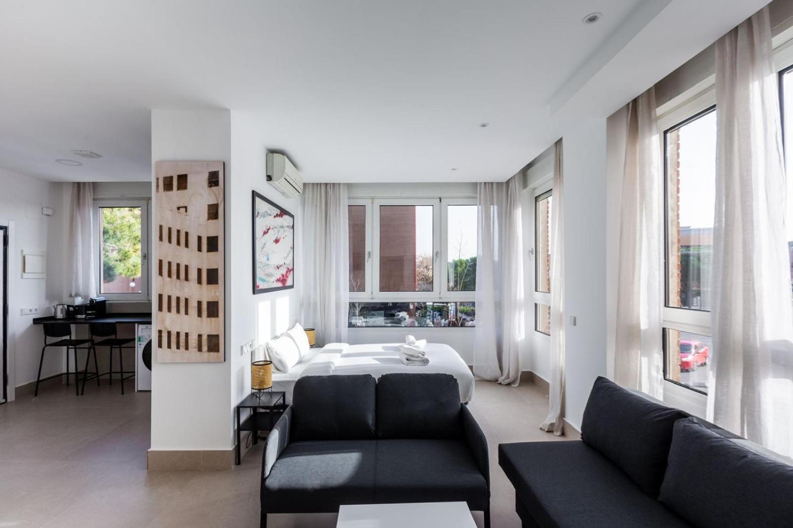 Sunny With Ac In Hortaleza Apartment Madrid